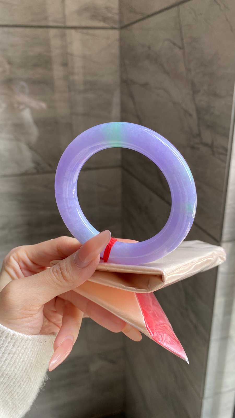 【紫罗兰胖圆条手镯】
尺寸：54.7-11.4-12.1