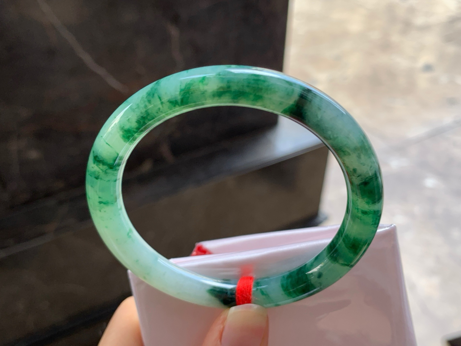 55-8.4

绿花圆条手镯^_^鲜艳