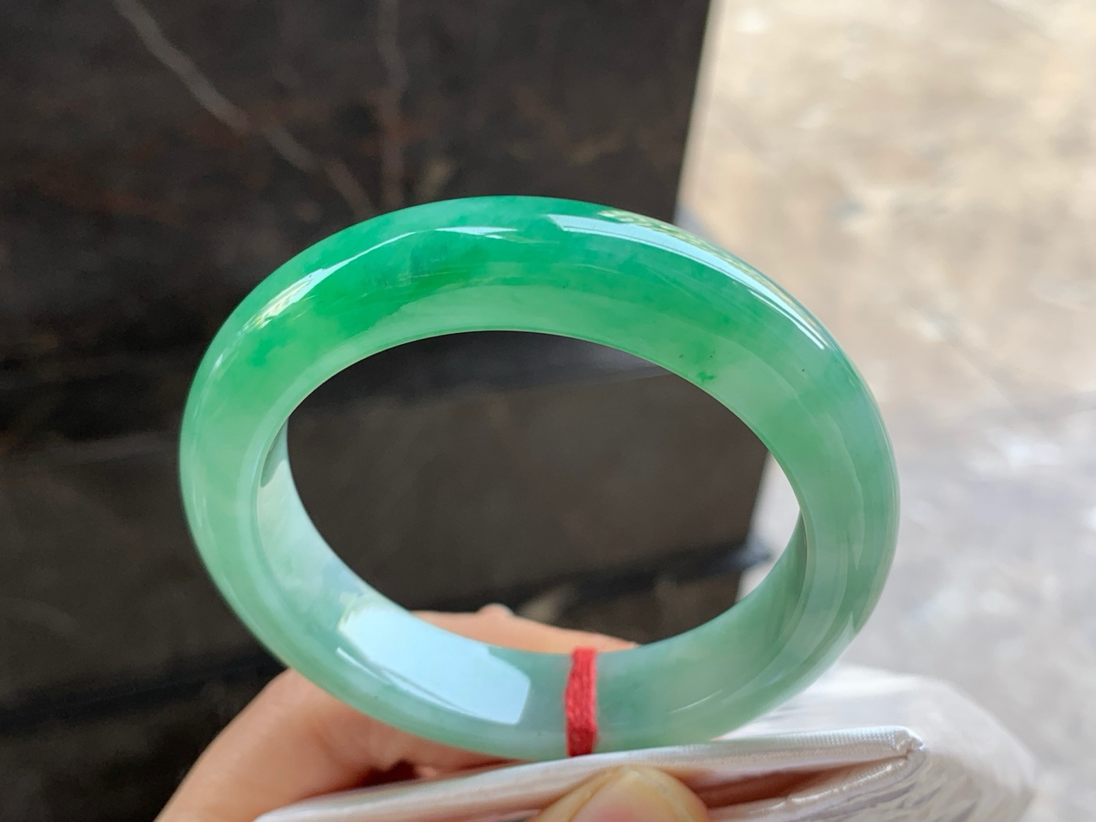 54-12.5-9.3

辣绿色手镯^_^颜色鲜艳