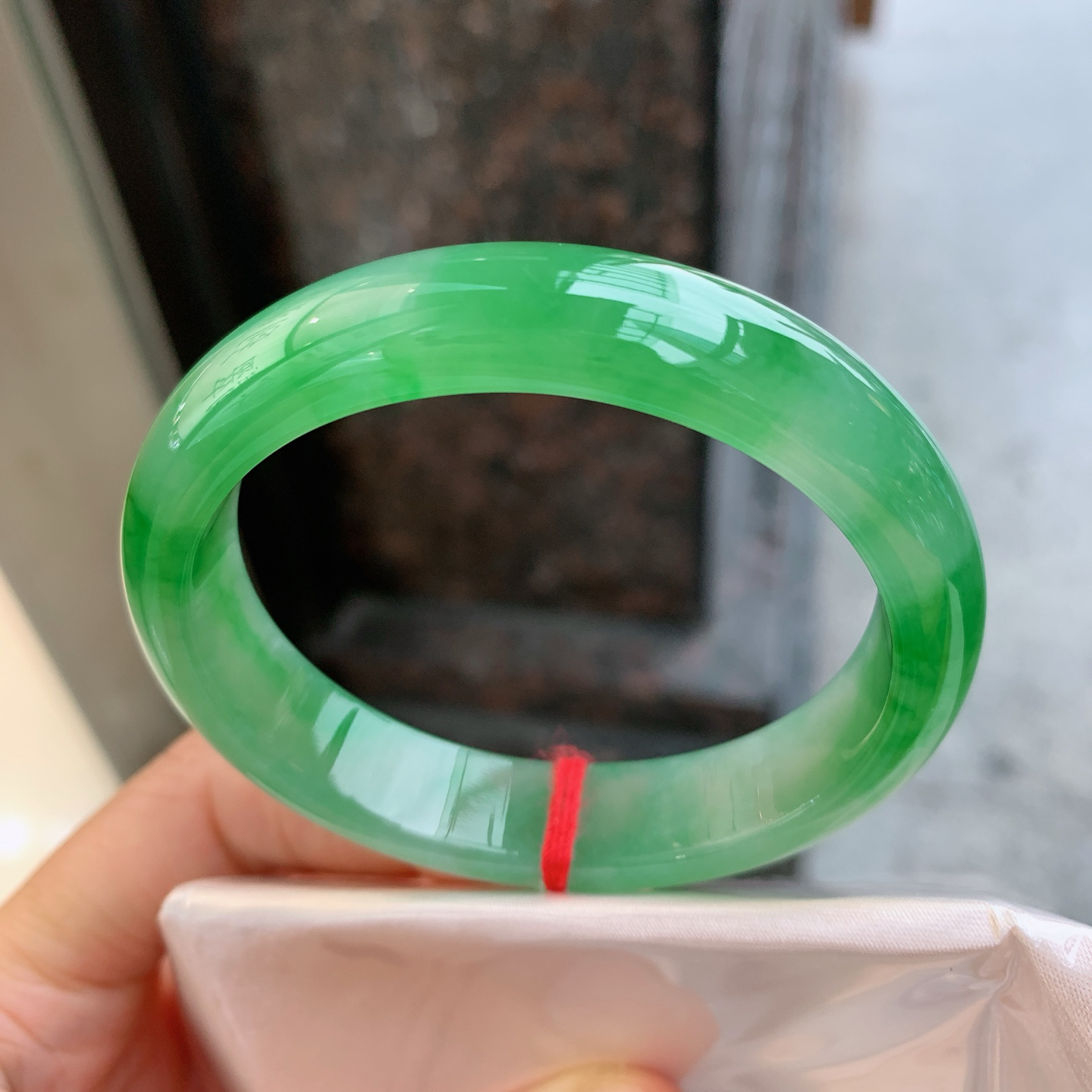 贵妃冰飘绿  尺寸：55/48/12.5/7.4 种色俱佳