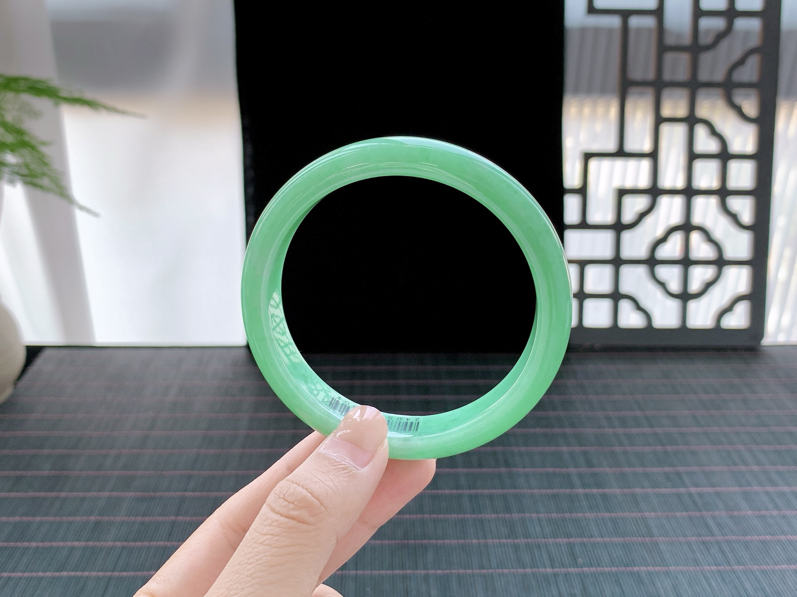 满圈甜果绿
尺寸：61.3-13.1-8