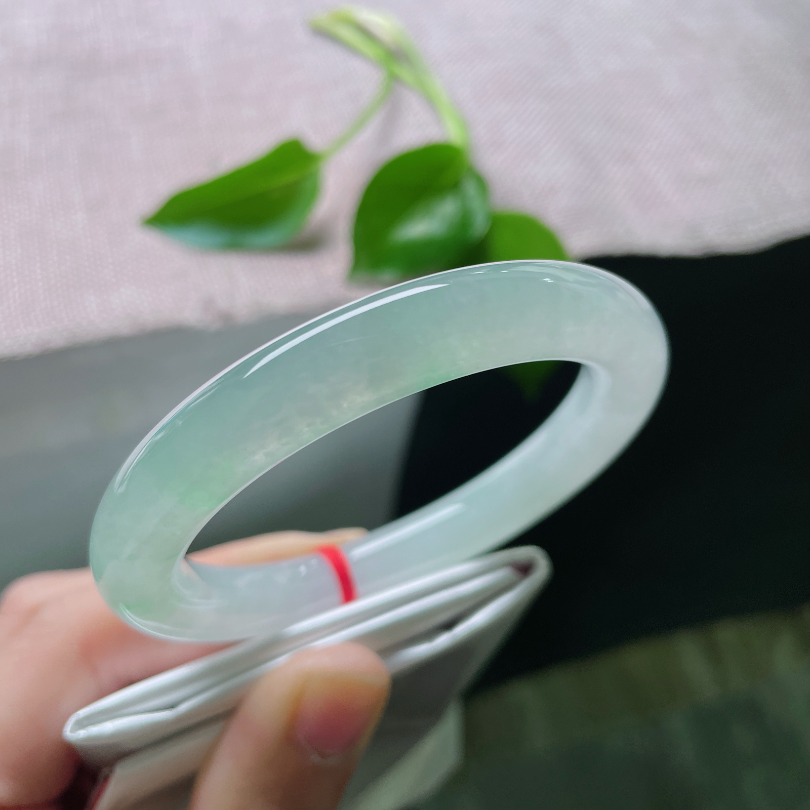 55/10.1，冰晴底圆条，时光沉淀的底色，是岁月赠予的温润诗篇。无暇