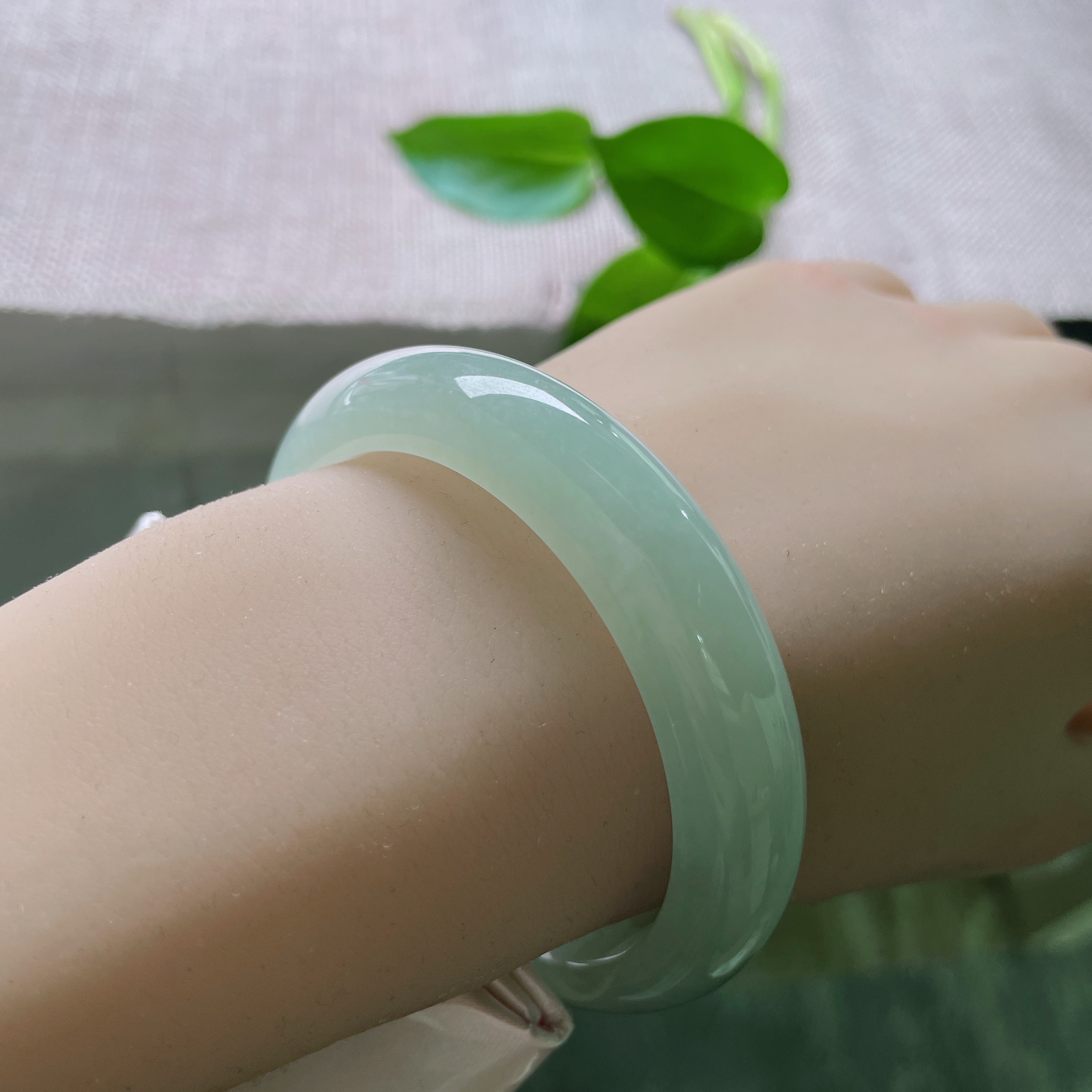 52.8/12.1/8.1绿底正圈，水润，种老，清水出芙蓉，天然去雕饰。