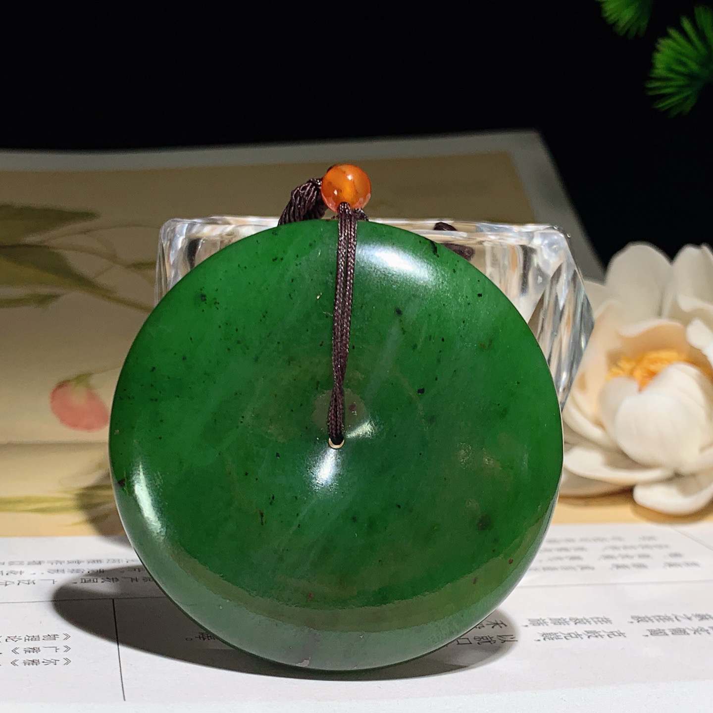 和田玉菠菜绿俄罗斯碧玉平安扣怀古挂件 尺寸53/12重72.8克，玉质细腻油润 底色纯净 脂粉好，品质好！lt260330