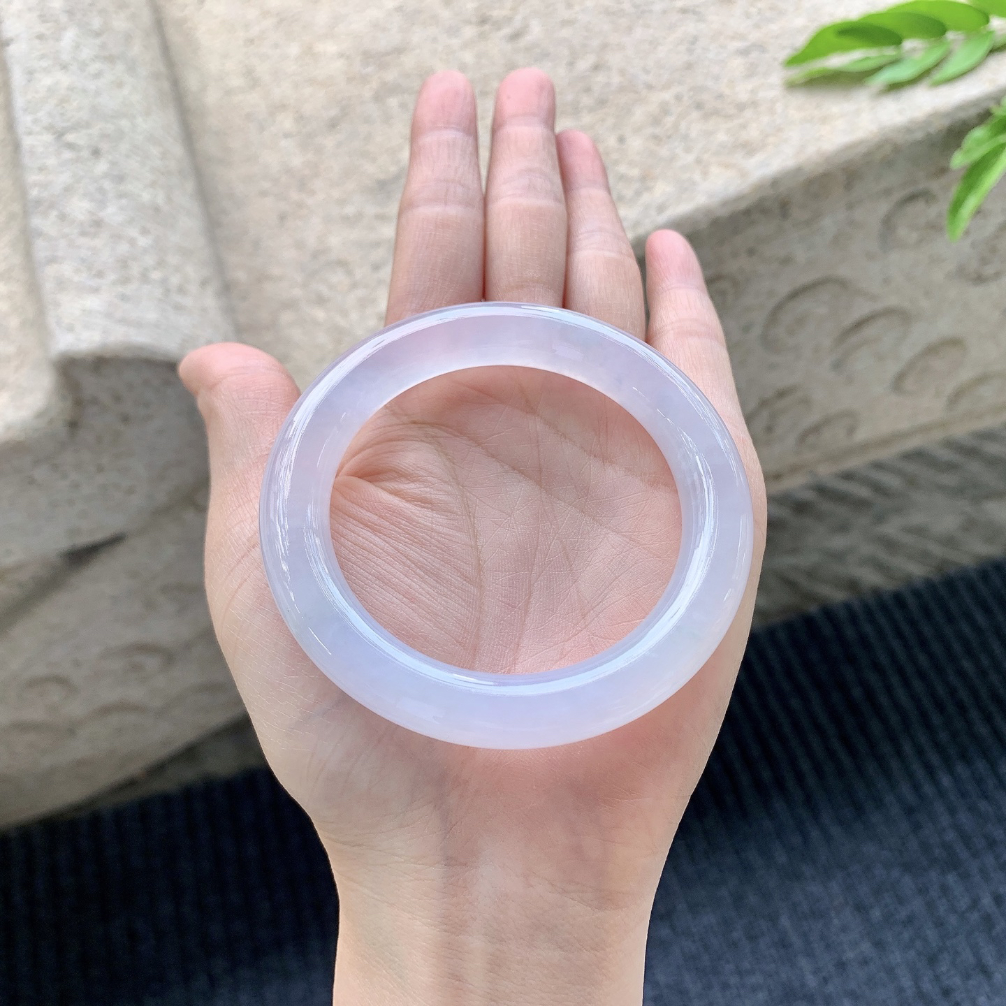 【圈口】53.8/10.6/10.2
冰粉紫，水润，种老，细腻，无纹裂！