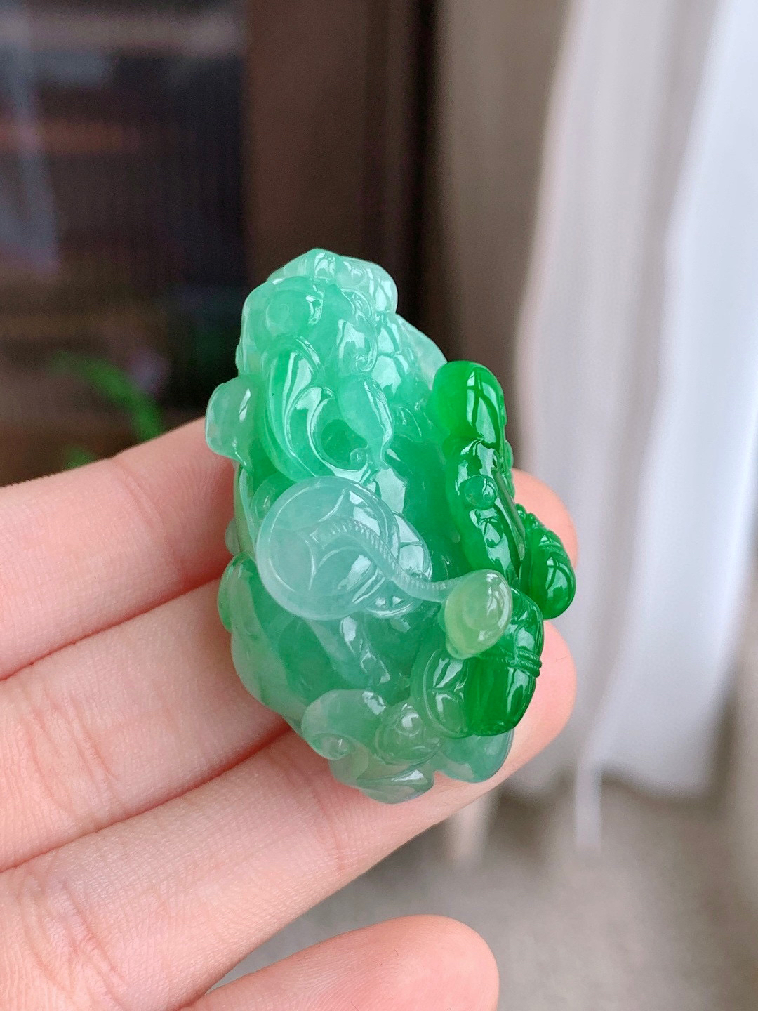 【裸石】冰飘阳绿貔貅吊坠
【说明】缅料 性价比高  
【尺寸】42.2-26.5-21.2