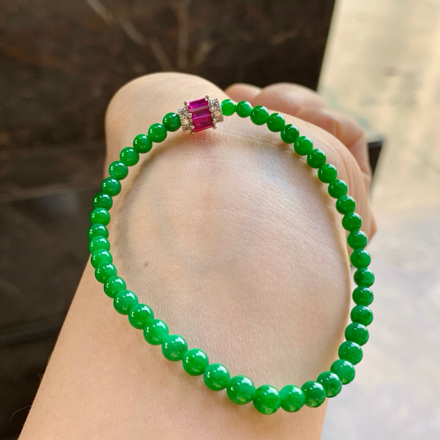 辣绿色手串^_^辣眼 鲜艳