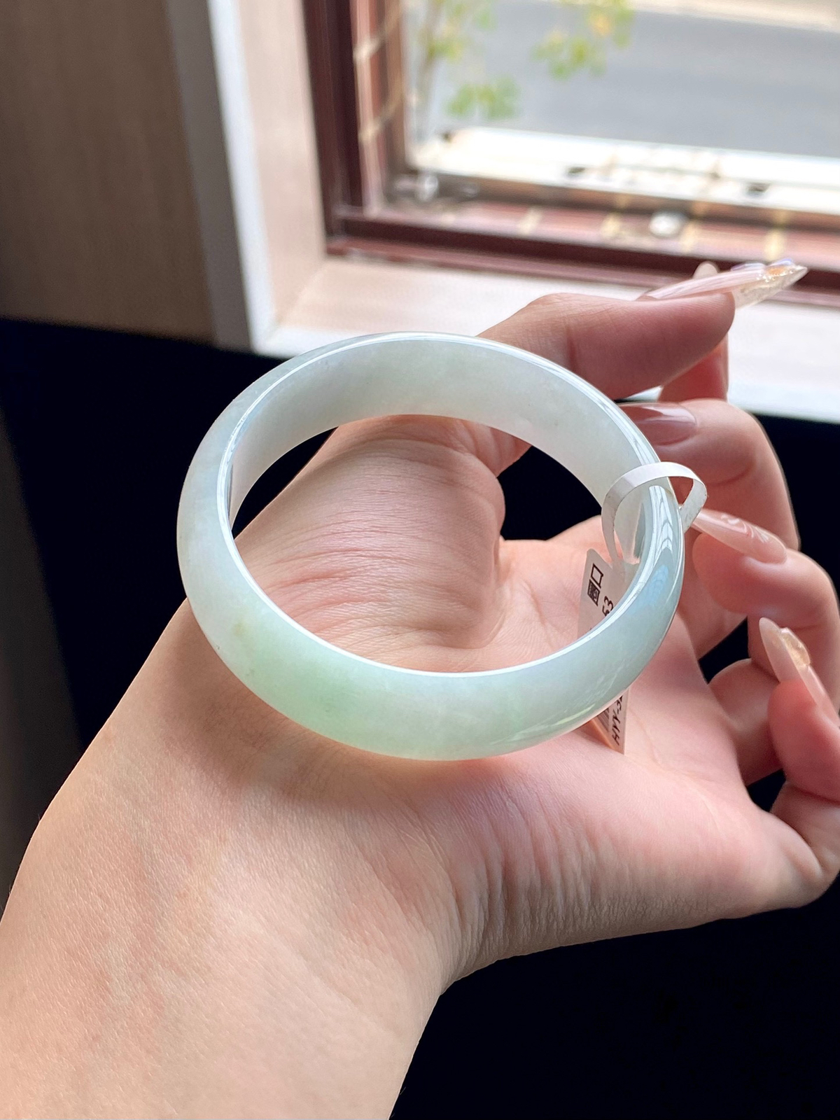 小圈口淡绿白月光宽版正圈成品（细纹不扣）
HYY-3207
⭕️54-15-6