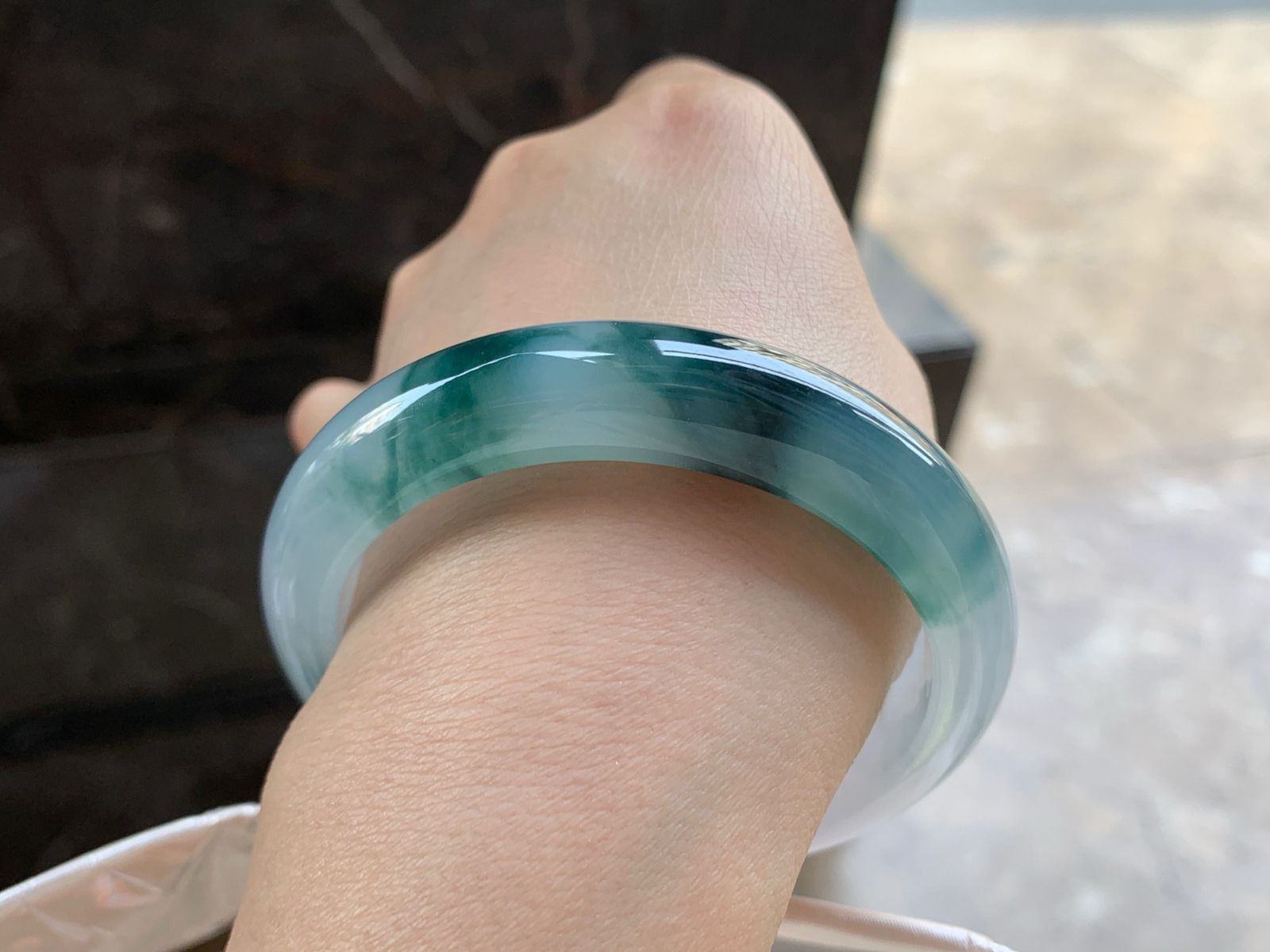 56.5-12.8-8.5

蓝花手镯^_^飘花浓郁