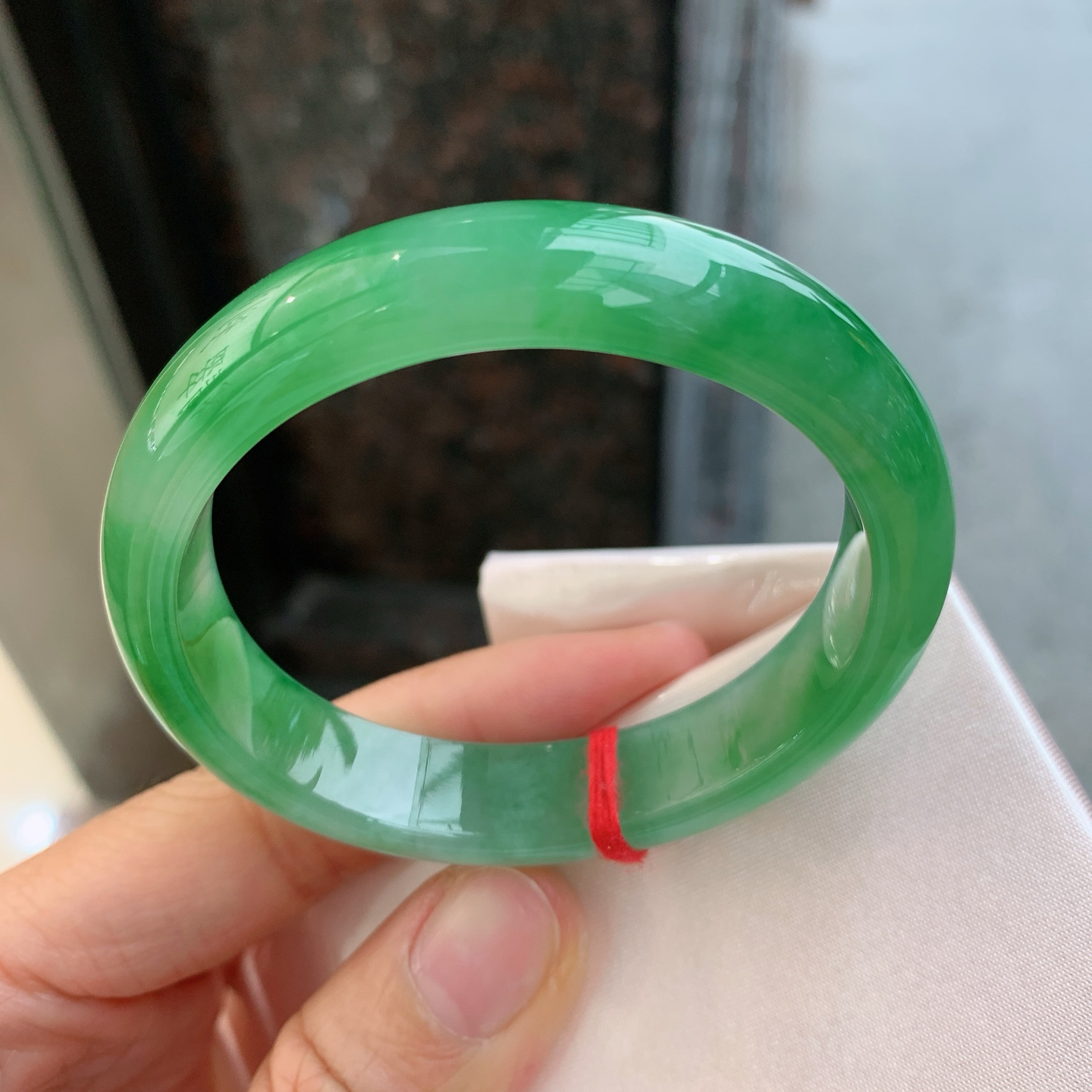 贵妃冰飘绿  尺寸：55/48/12.5/7.4 种色俱佳