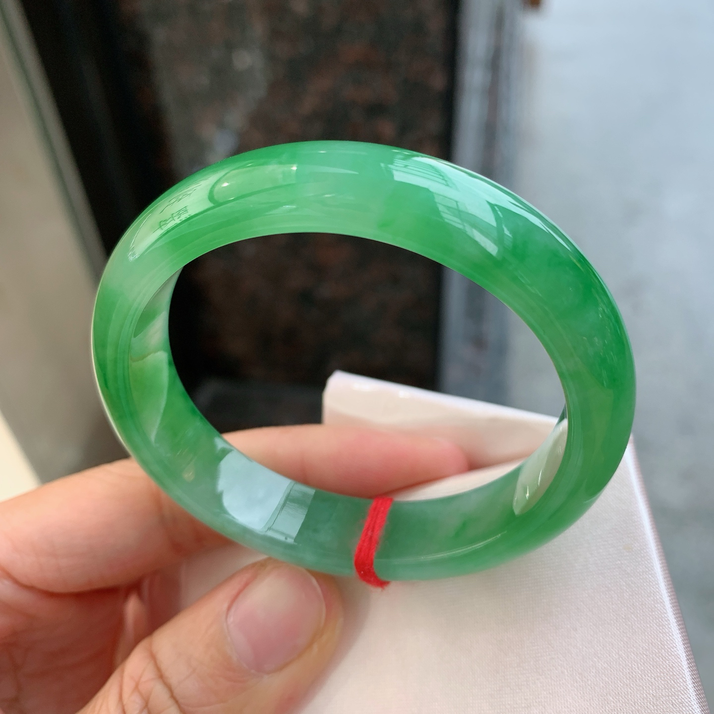 贵妃冰飘绿  尺寸：55/48/12.5/7.4 种色俱佳