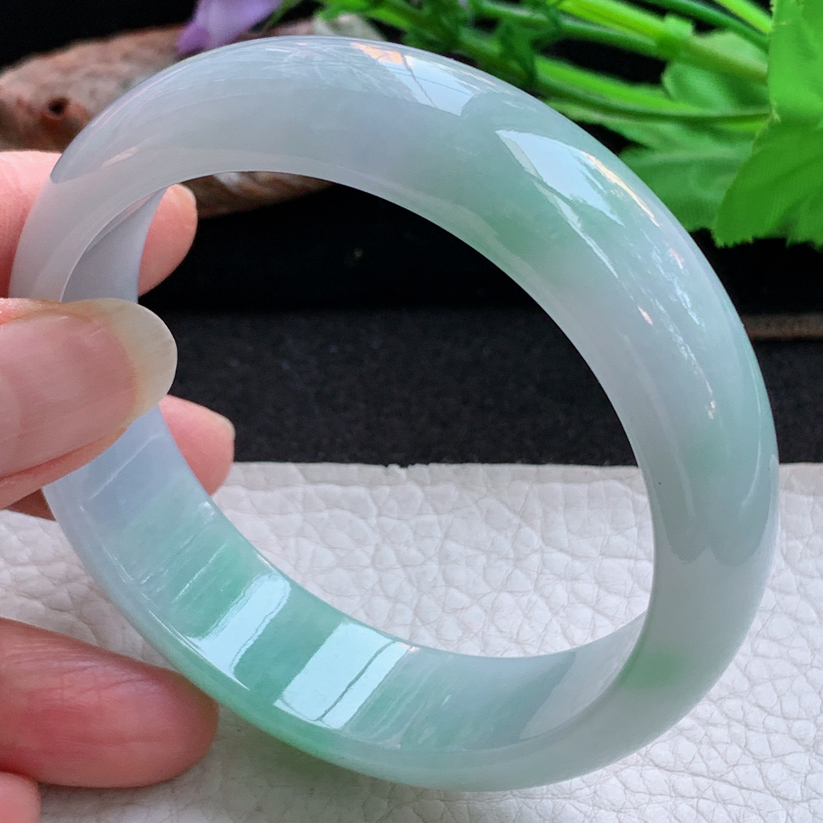 xc实拍59*16.8*8轮胎镯 天然缅甸翡翠a货手镯飘绿大气正圈玉镯子