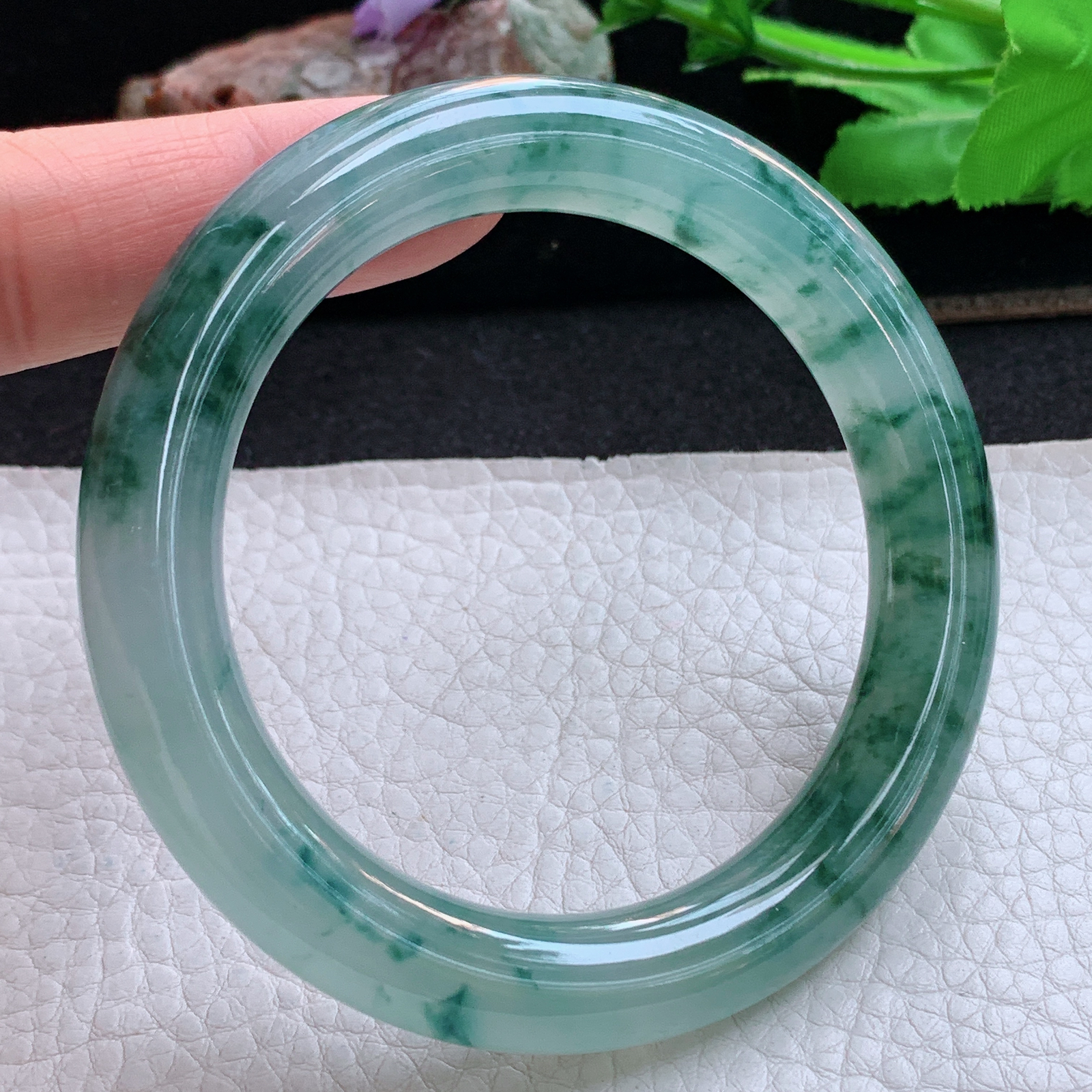 xc收藏款56*10.8美人镯 天然缅甸翡翠a货手镯冰飘花圆条玉镯子