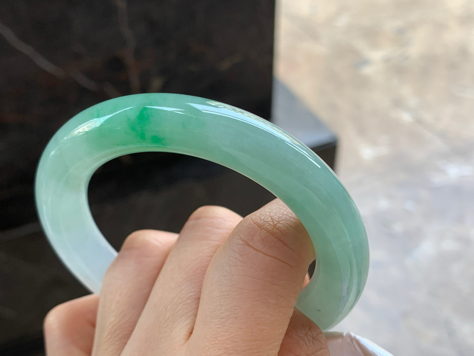 56-11.3

晴底圆条手镯^_^清新