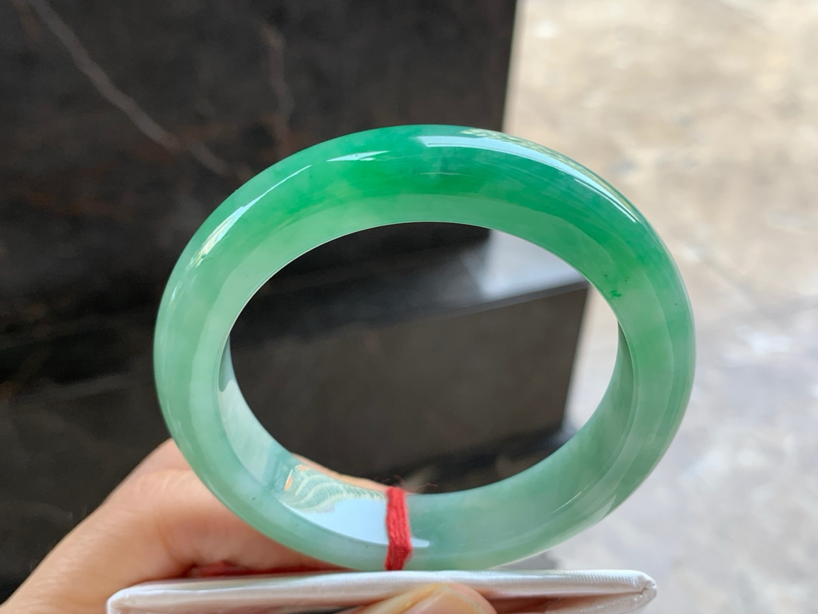 54-12.5-9.3

辣绿色手镯^_^颜色鲜艳