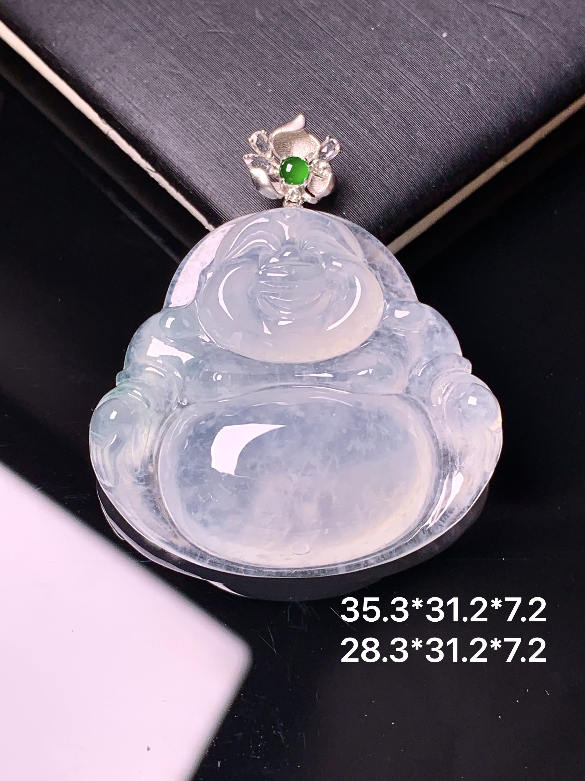 18k金钻镶嵌冰种佛公吊坠 玉质细腻 色泽艳丽清新 水润亮眼 整体尺寸35.3*31.2*7.2c1