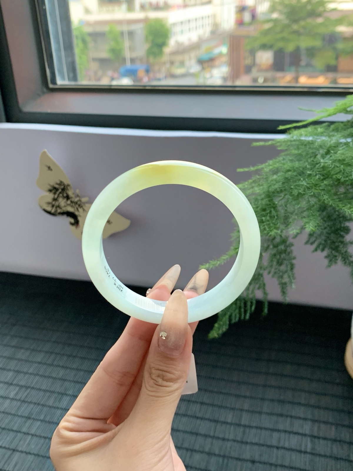 冰黄翡手镯灵动的黄加绿是夏与秋的碰撞有种有色上手典雅秀气，富有内涵58-12-8mm