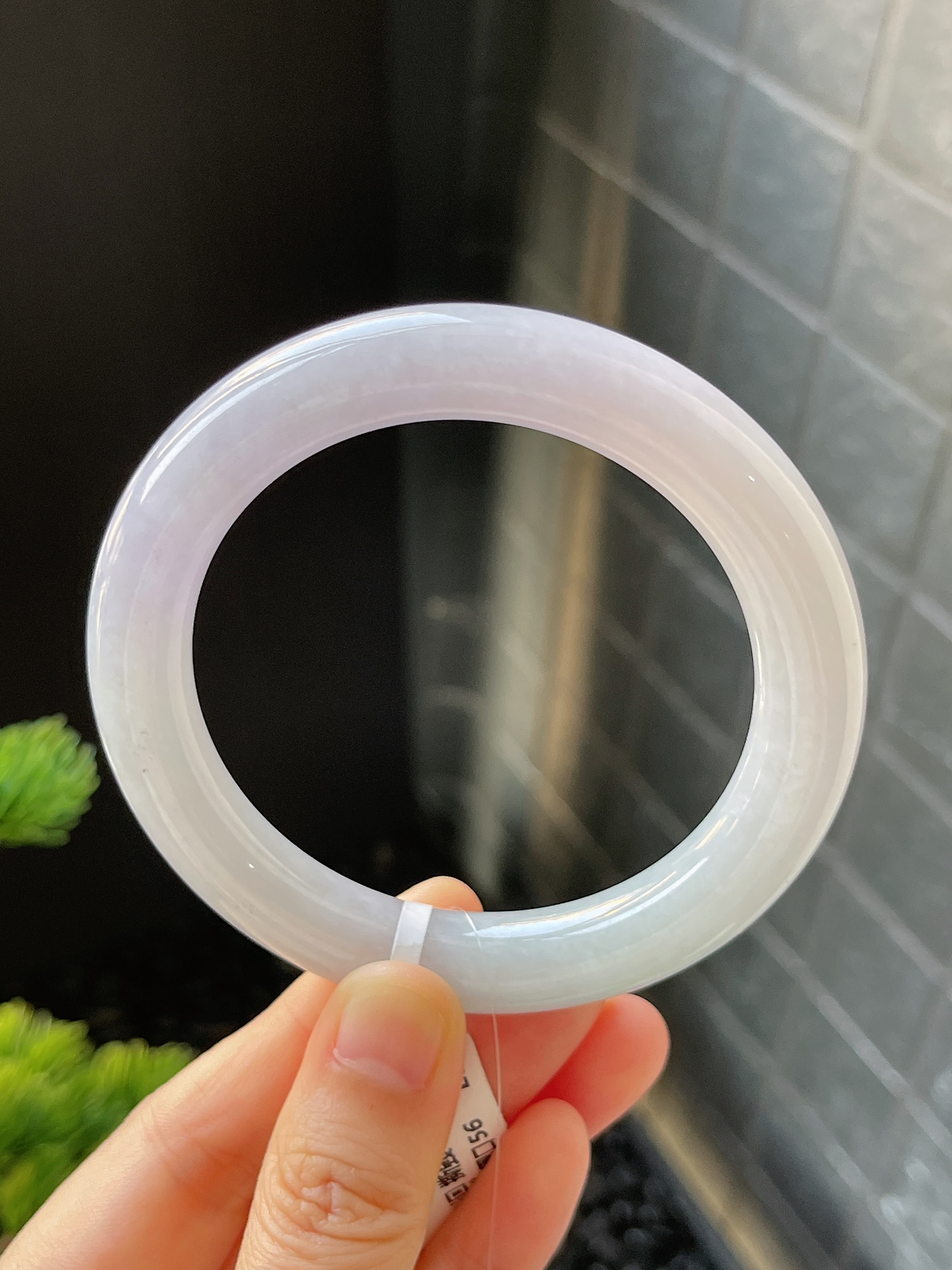 圆镯56圈口，翡翠糯化种淡紫色手镯