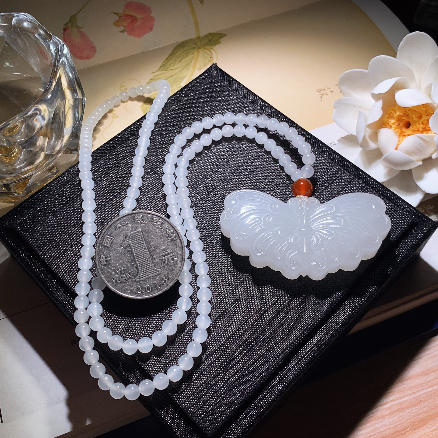 新疆和田玉羊脂白蝴蝶挂件 尺寸26/49/10重37.5克，玉质细腻油润 底色纯净 脂粉好，品质好！lt260330