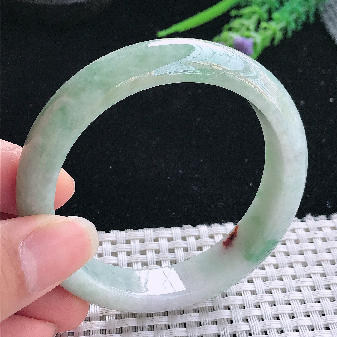 实拍A货翡翠56/13.2/8.2老坑秀气温润浅绿色手镯玉镯手环