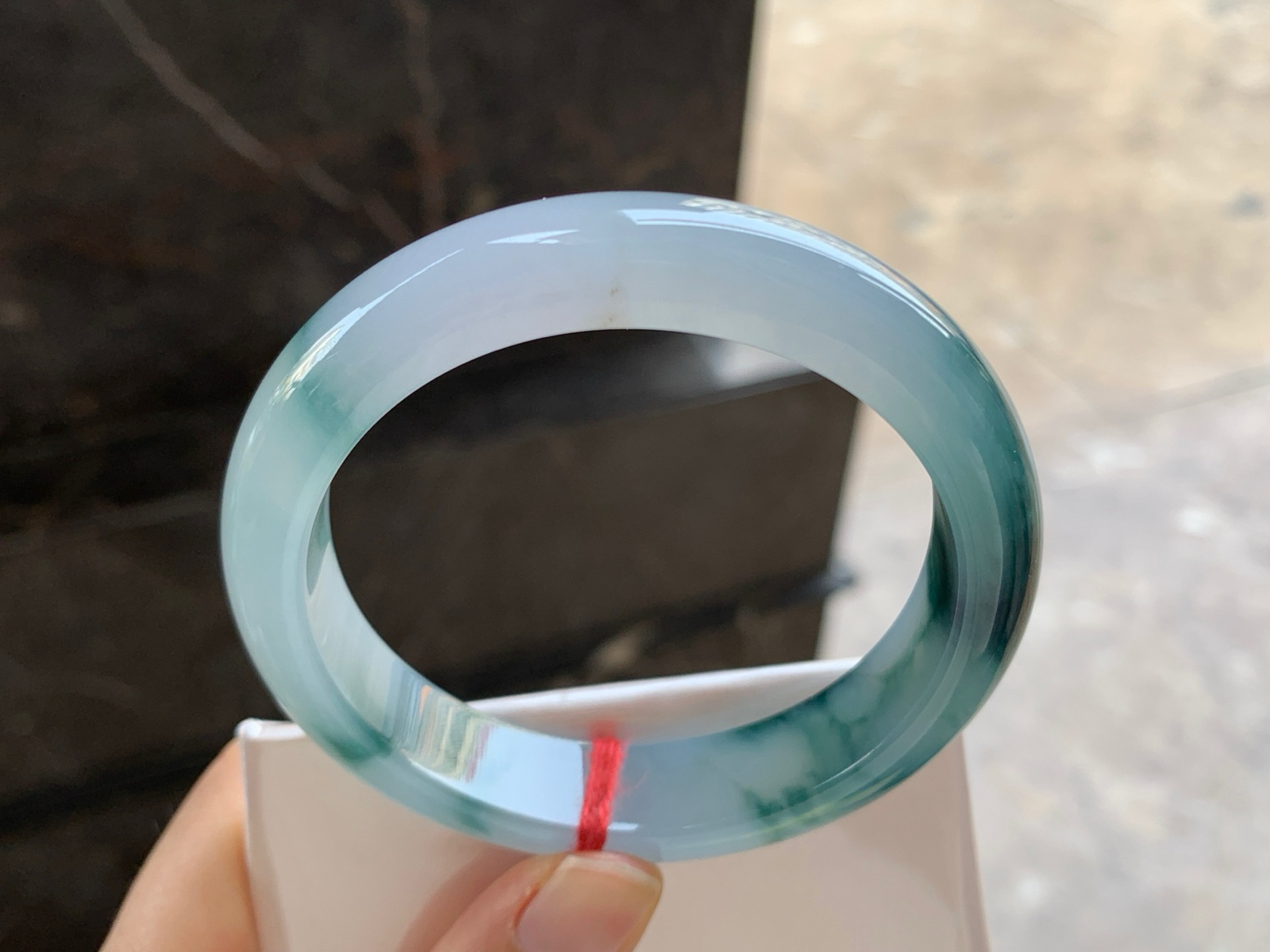 56.5-12.8-8.5

蓝花手镯^_^飘花浓郁