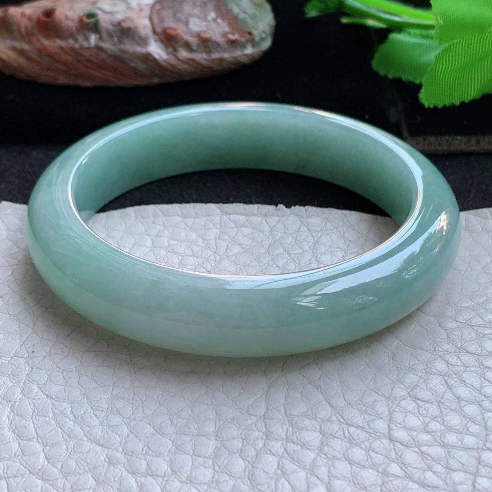 js实拍53.5*12*8平安镯 天然缅甸翡翠a货手镯满绿秀气正圈玉镯子