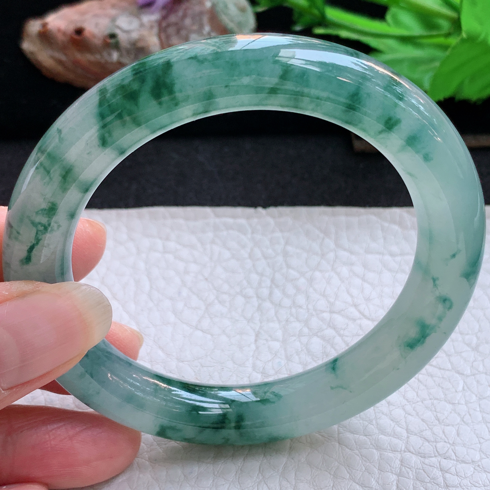 xc收藏款56*10.8美人镯 天然缅甸翡翠a货手镯冰飘花圆条玉镯子