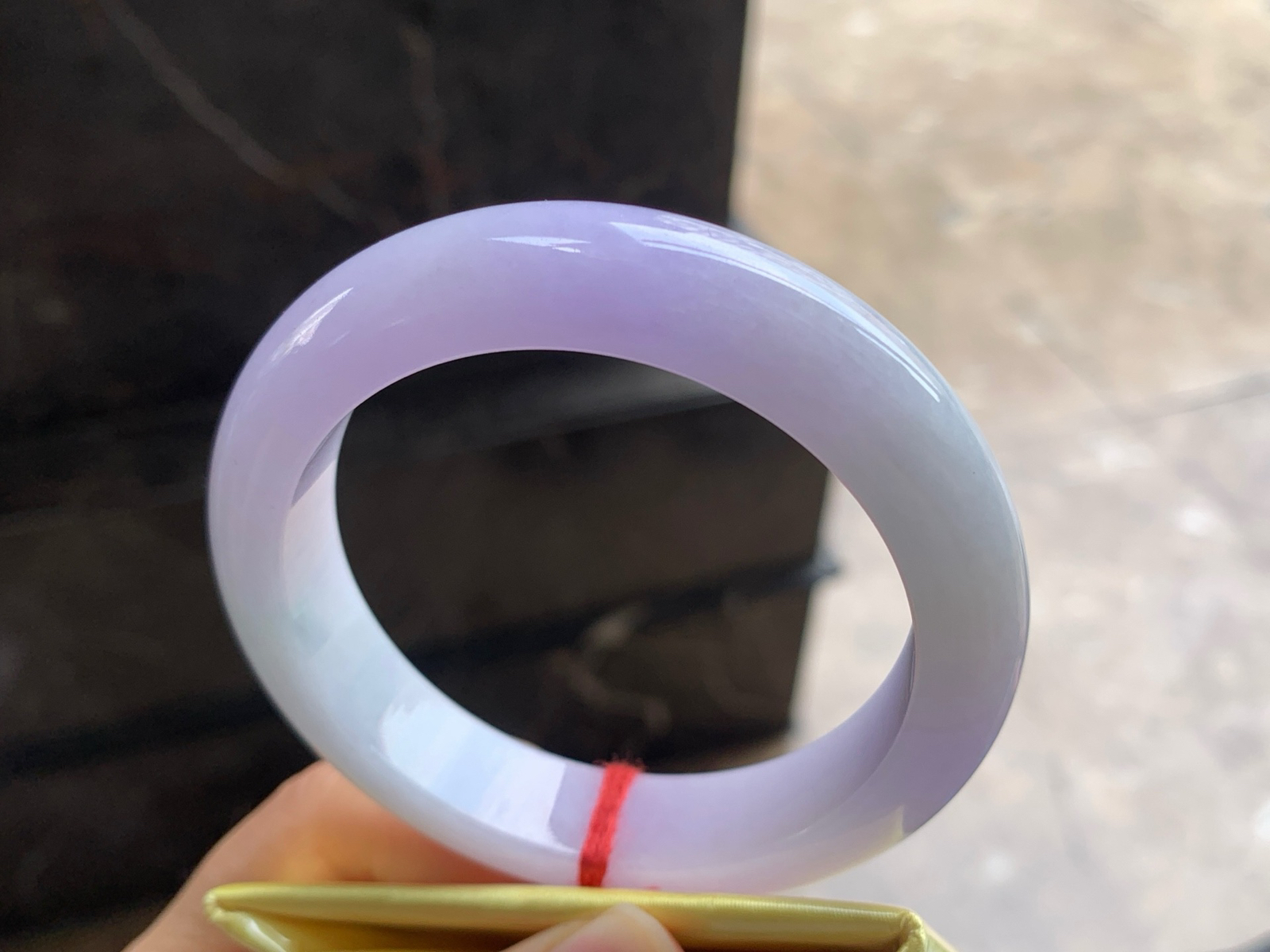 57.5-13.5-9.3

淡紫手镯^_^细腻