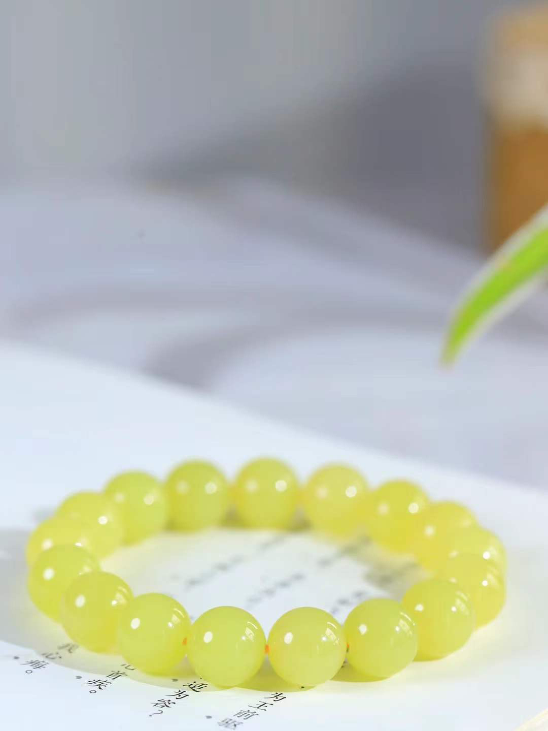 【珠圆玉润.手串】

精品️和田玉黄口珠圆玉润手串 玉质温润细腻  整串打磨圆润，佩戴舒适。珠珠落