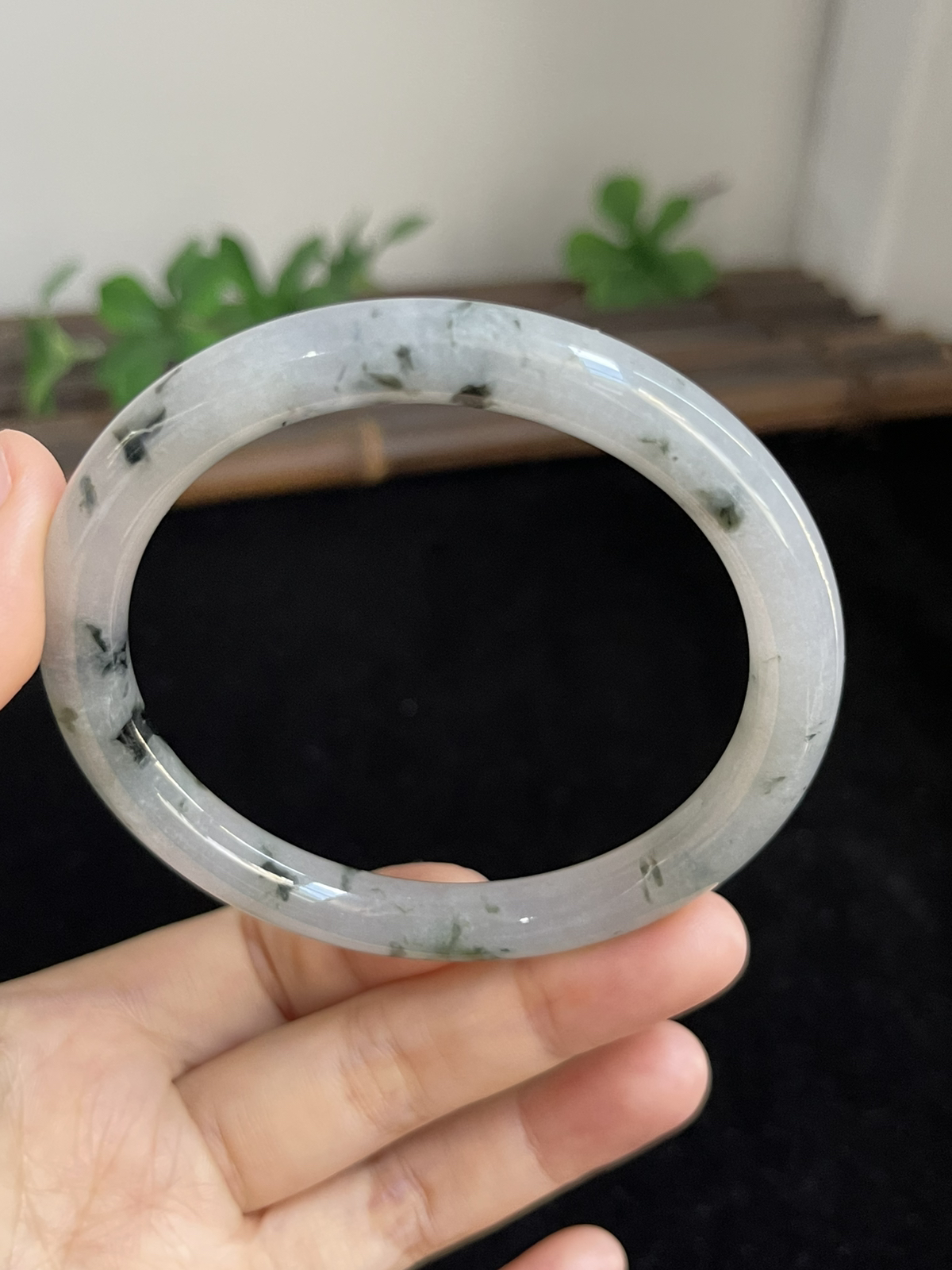 圆镯60圈口，翡翠手镯