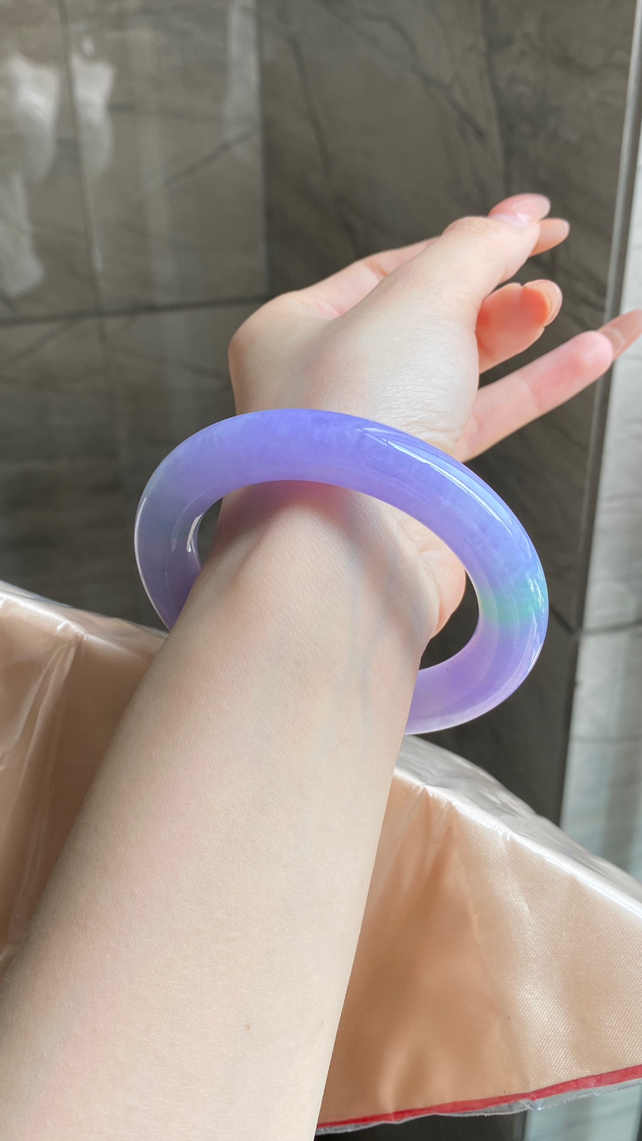 【紫罗兰胖圆条手镯】
尺寸：54.7-11.4-12.1