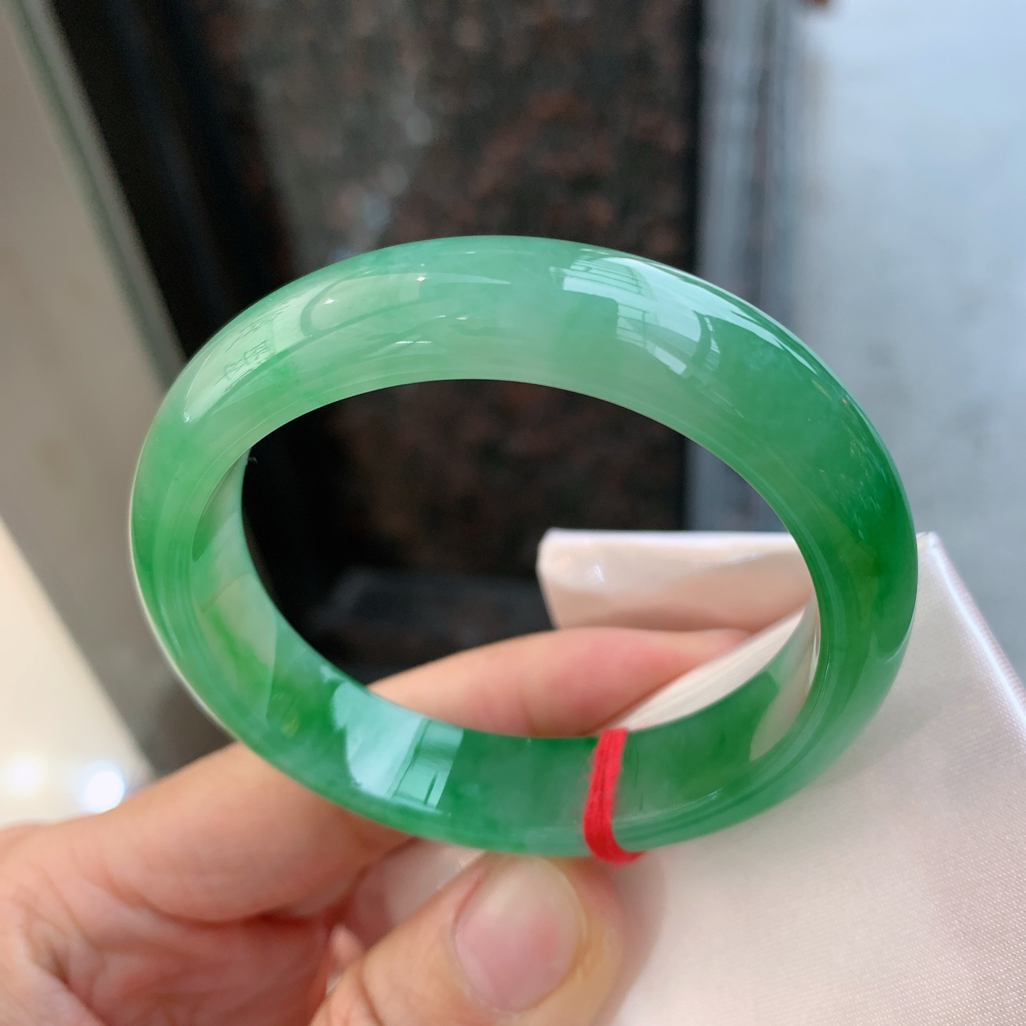 贵妃冰飘绿  尺寸：55/48/12.5/7.4 种色俱佳