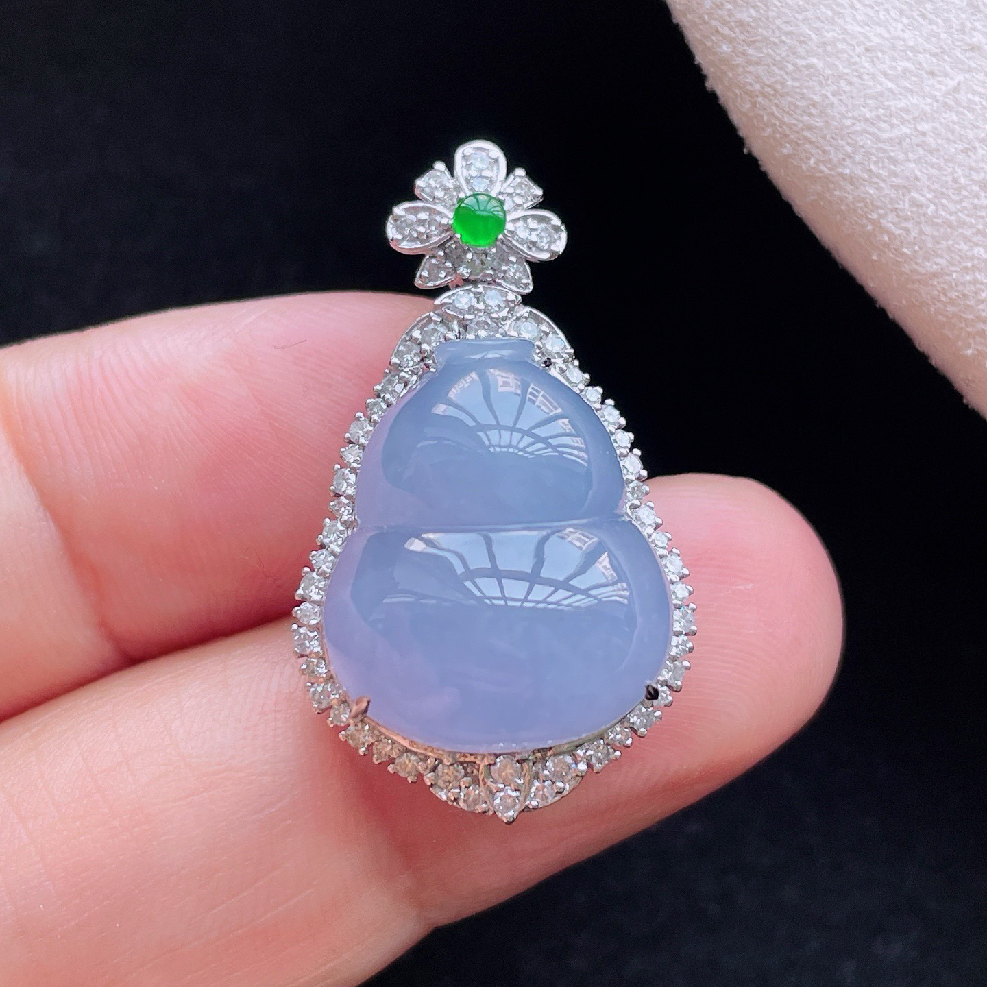 18K 紫罗兰·葫芦

整30-17.5-11.5
裸17.3-14.7-6.2