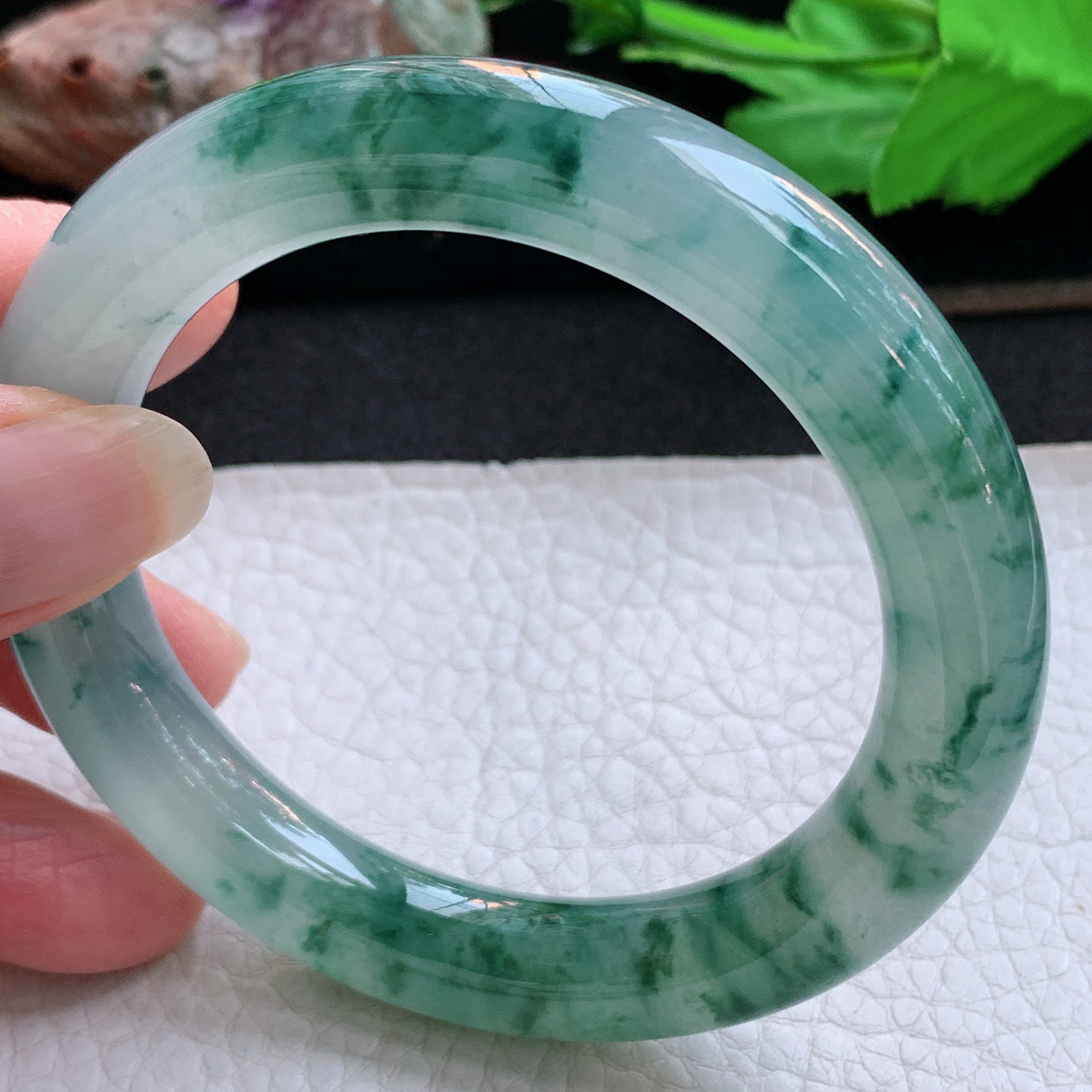 xc收藏款56*10.8美人镯 天然缅甸翡翠a货手镯冰飘花圆条玉镯子
