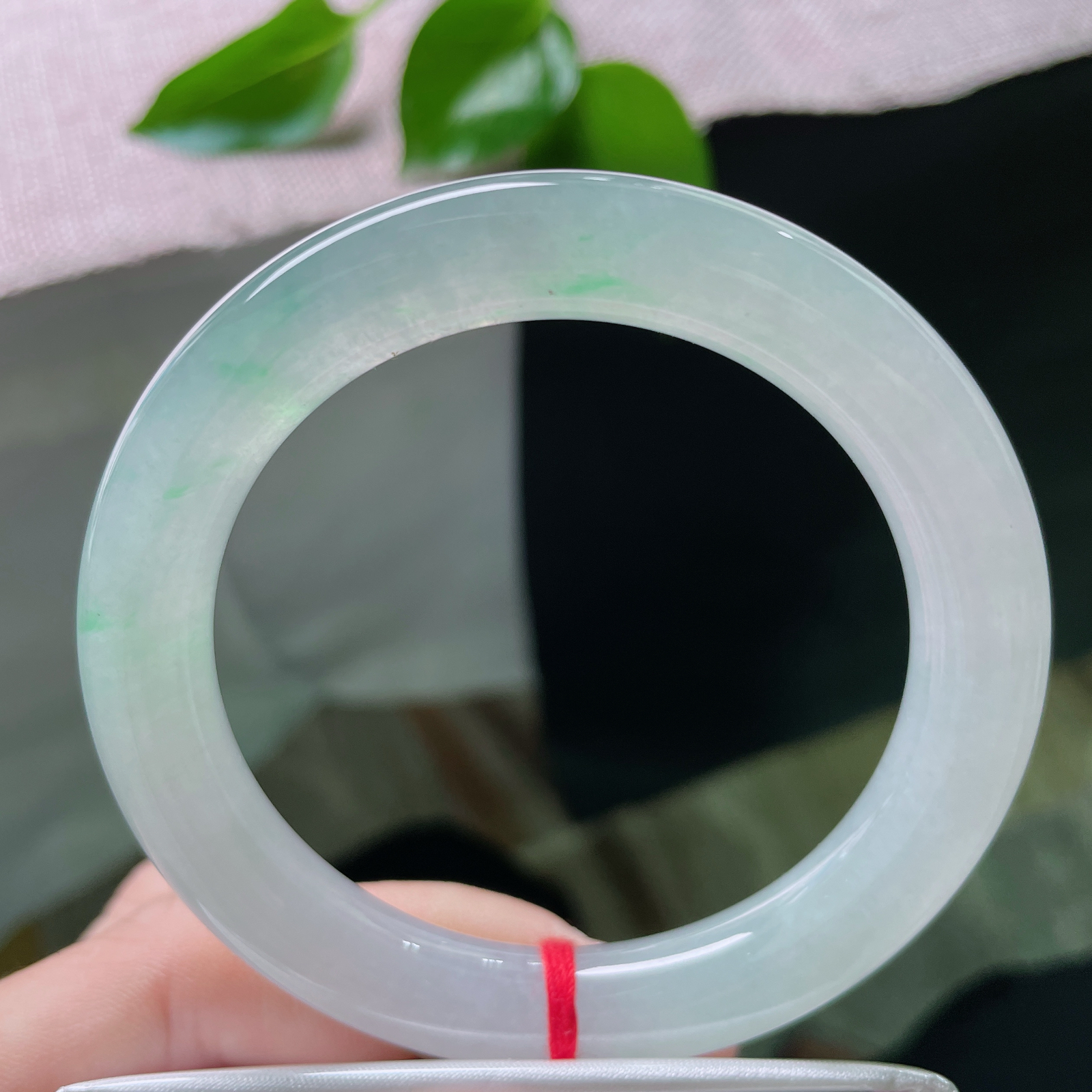 55/10.1，冰晴底圆条，时光沉淀的底色，是岁月赠予的温润诗篇。无暇