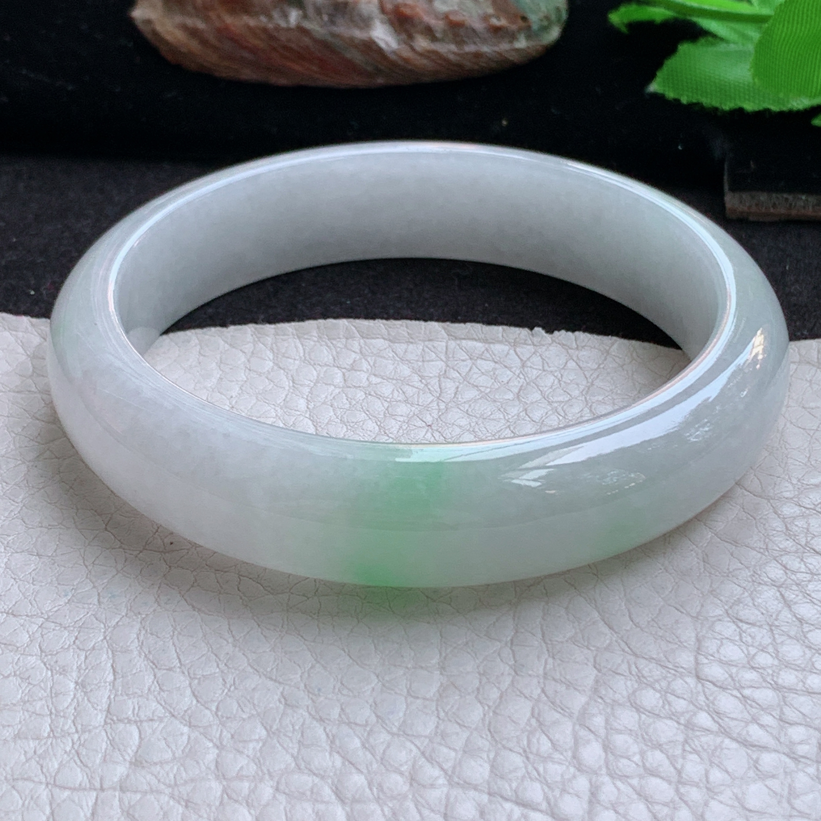 hy大圈口62.5*14.3*8平安镯 天然缅甸翡翠手镯飘绿细润正圈玉镯子