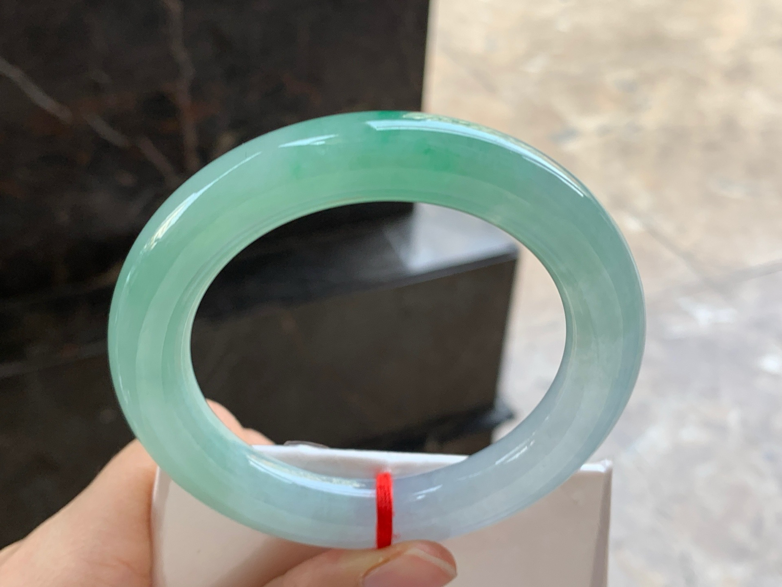 56-11.3

晴底圆条手镯^_^清新