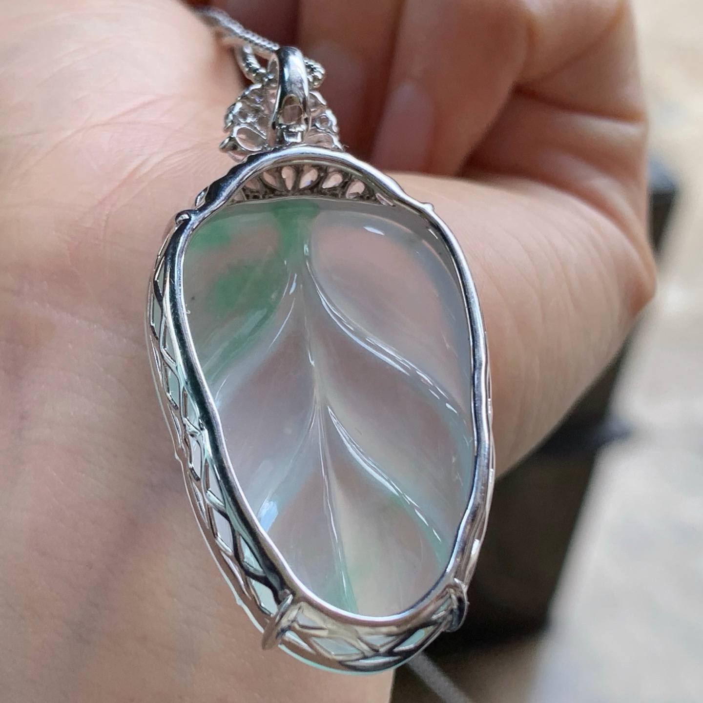 金钻镶嵌冰晴叶子^_^冰透 尺寸34.5-23.4-3.5 46.7-23.4-7.9mm