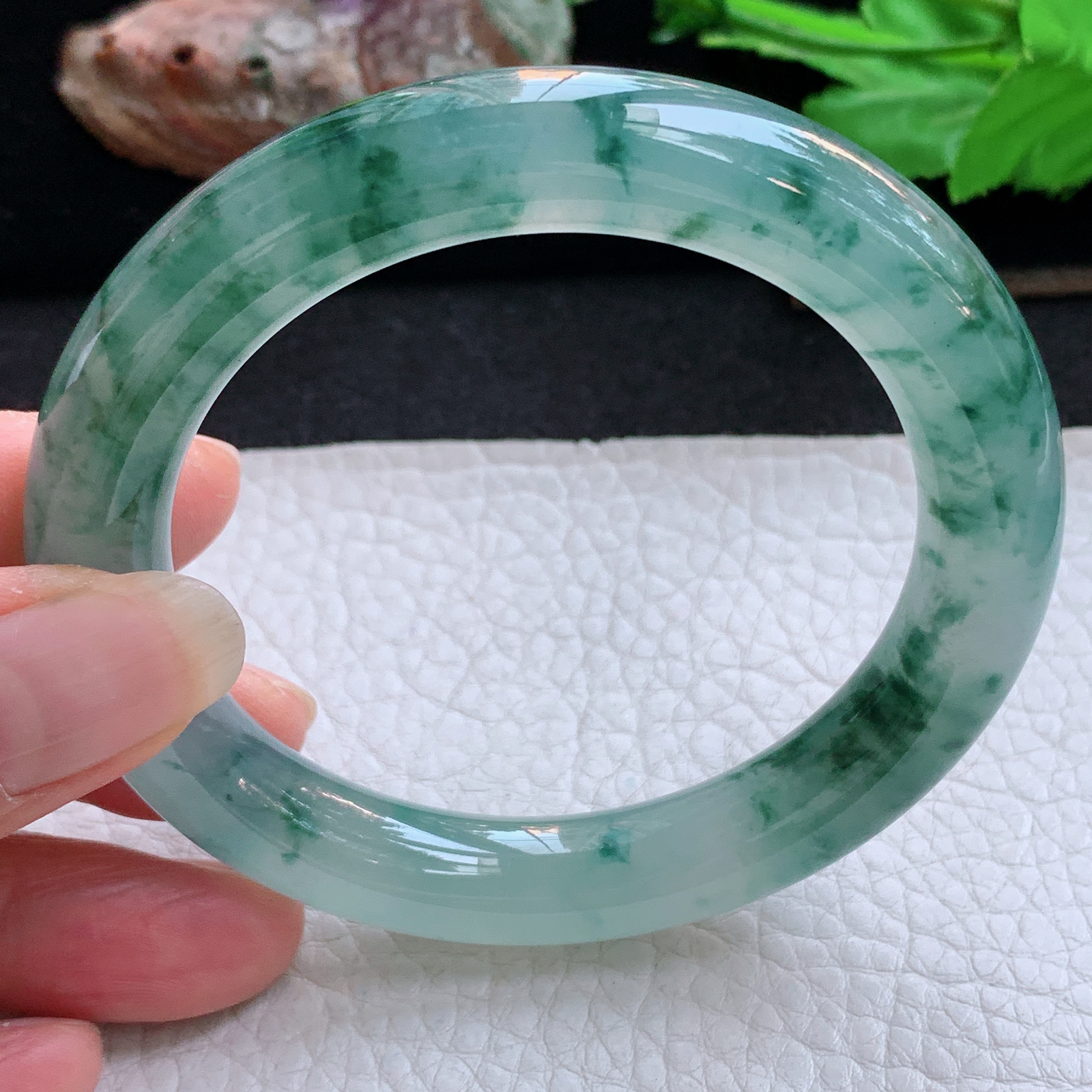 xc收藏款56*10.8美人镯 天然缅甸翡翠a货手镯冰飘花圆条玉镯子