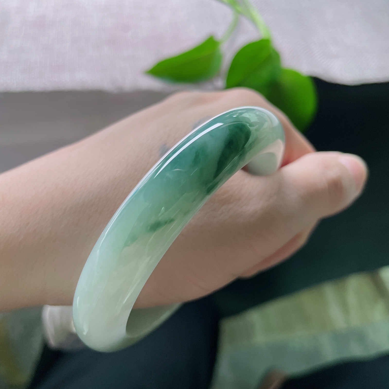 56.7/12.1/8.3飘花正圈，水润细腻，婉间风华，贵气