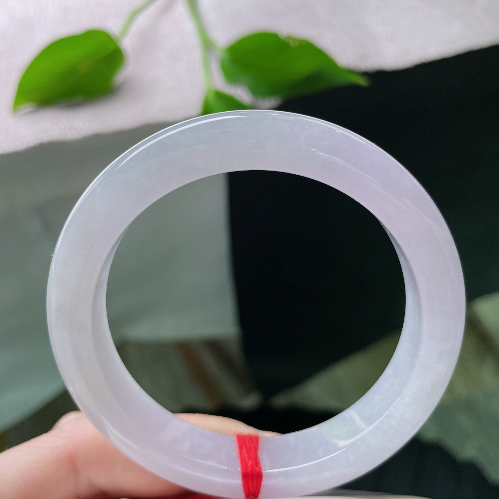 56.8/11.9/8.9紫罗兰正圈，冰润通透，种老，紫气东来，财运亨通。无暇