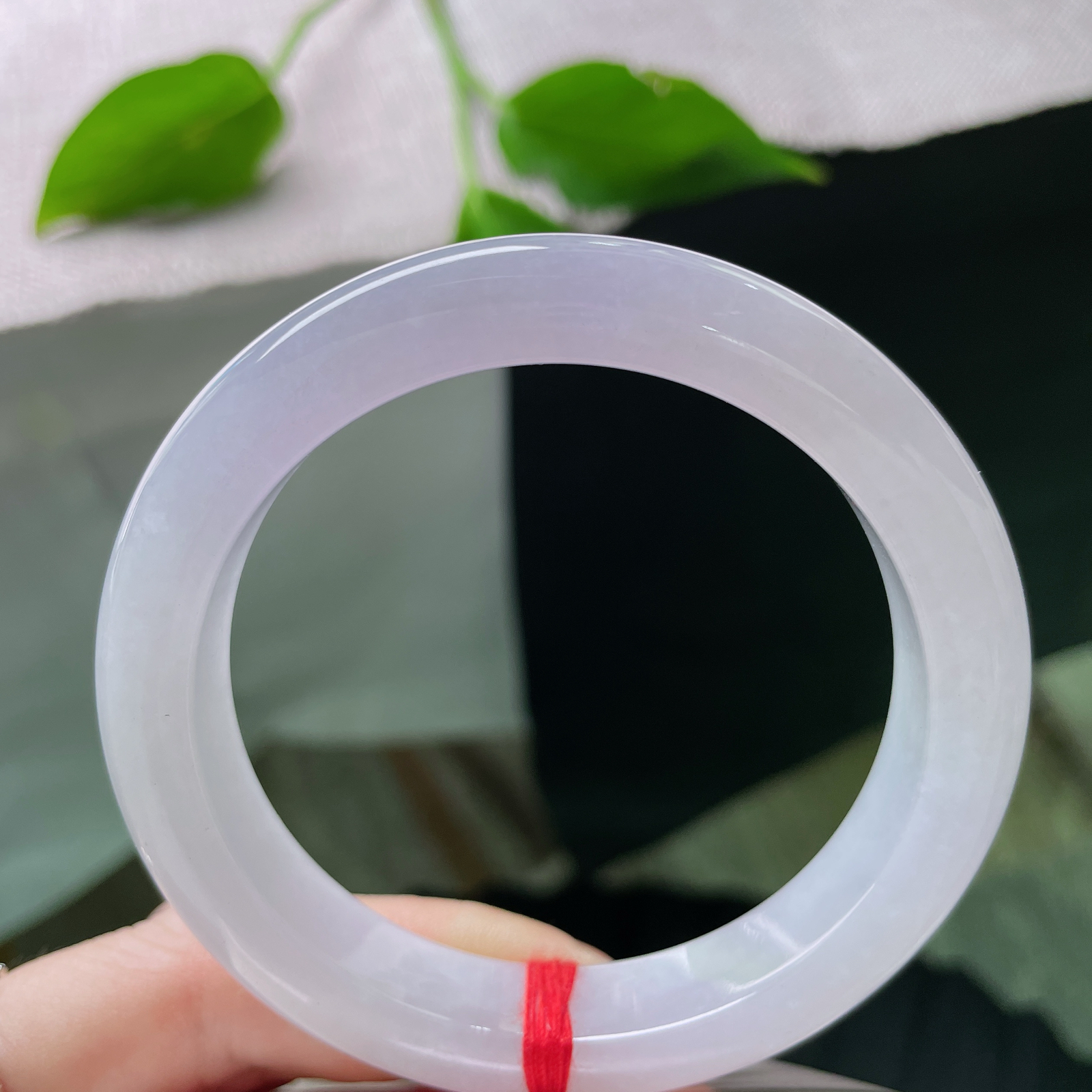 56.8/11.9/8.9紫罗兰正圈，冰润通透，种老，紫气东来，财运亨通。无暇