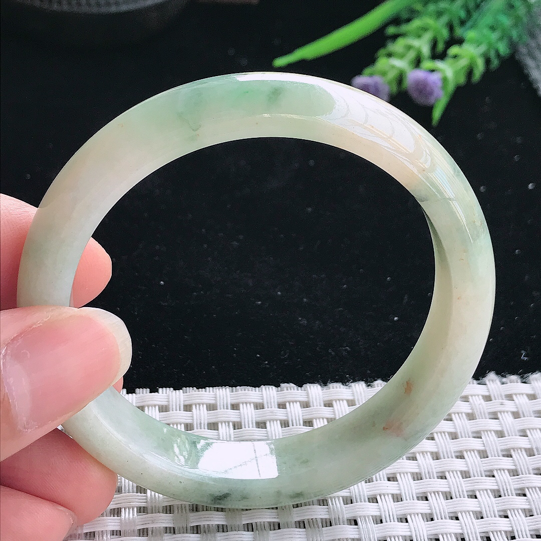 实拍A货翡翠55/12.3/7.6老坑精美温润飘花手镯玉镯手环