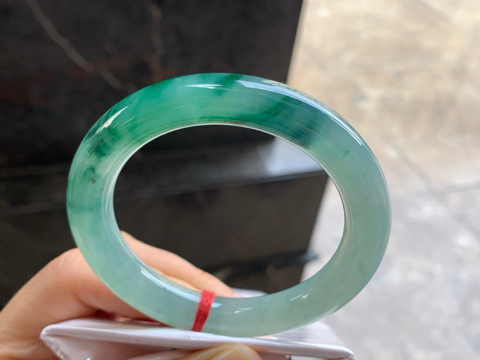 53.5-10

绿花圆条手镯^_^颜色鲜艳