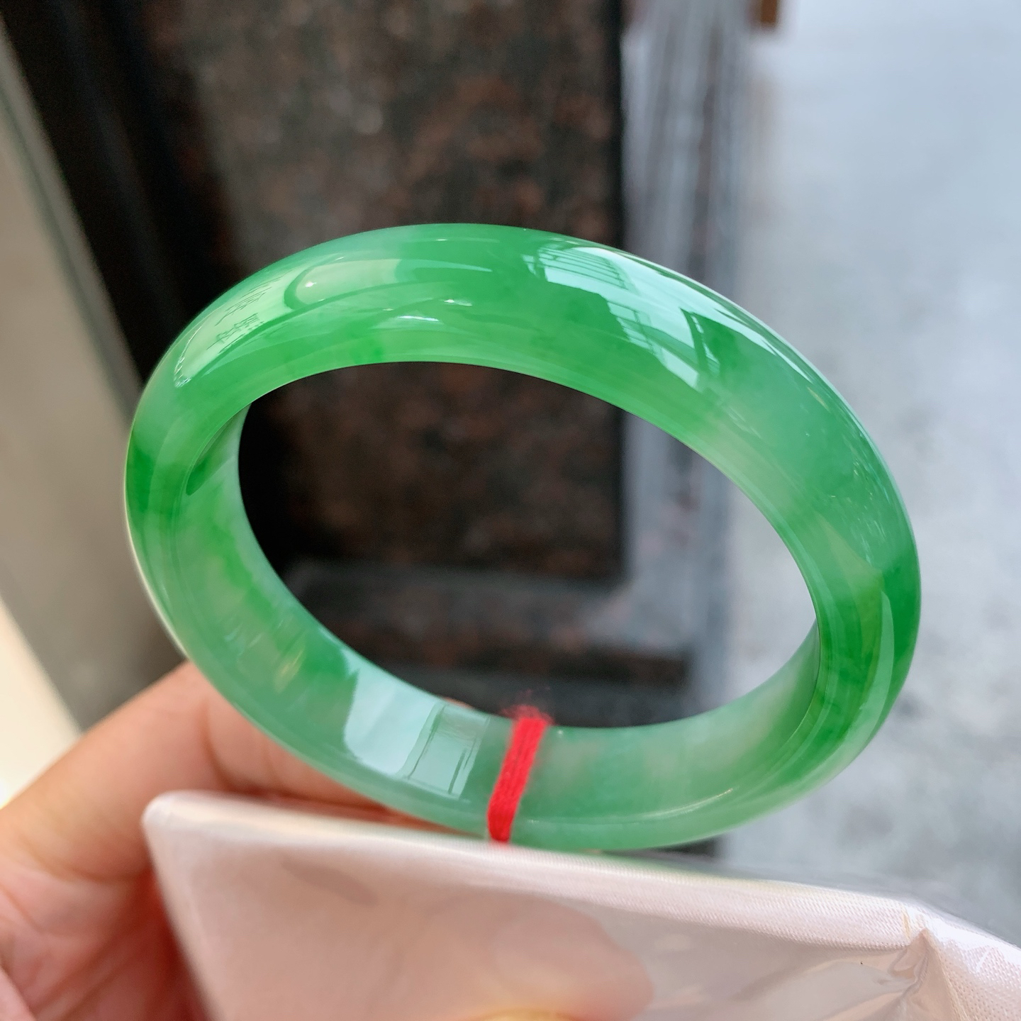 贵妃冰飘绿  尺寸：55/48/12.5/7.4 种色俱佳