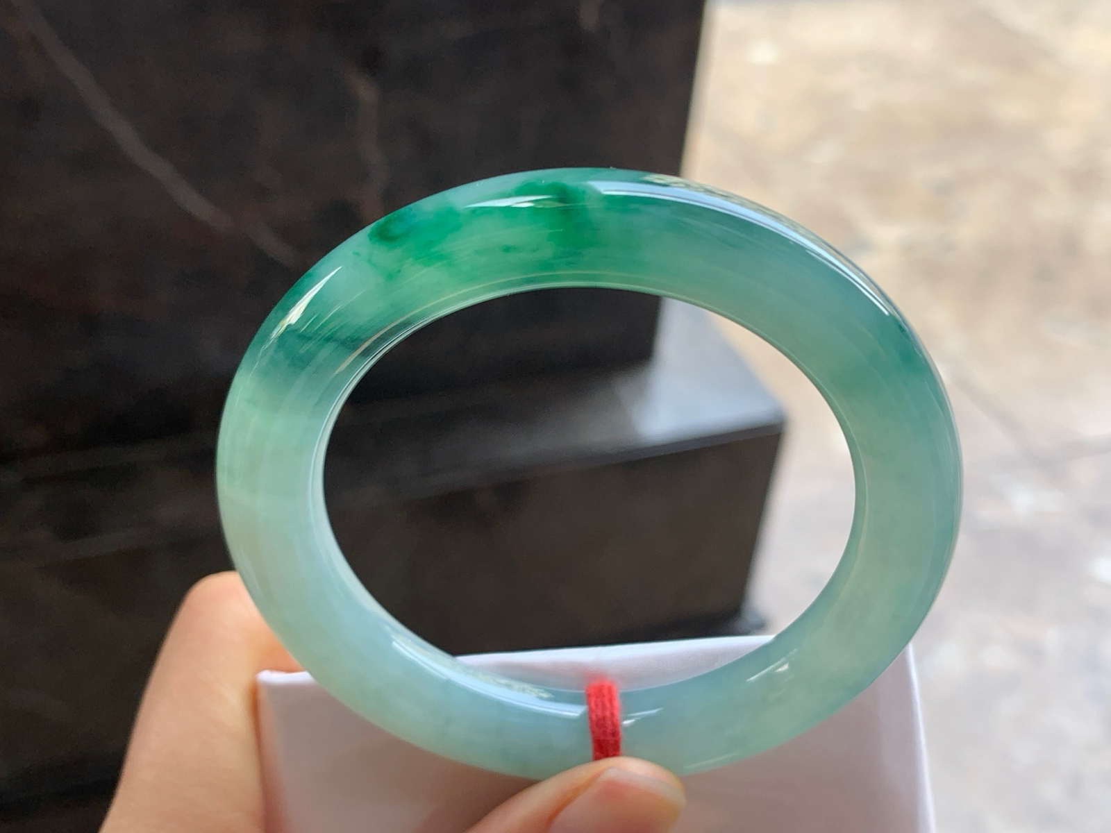 53.5-10

绿花圆条手镯^_^颜色鲜艳