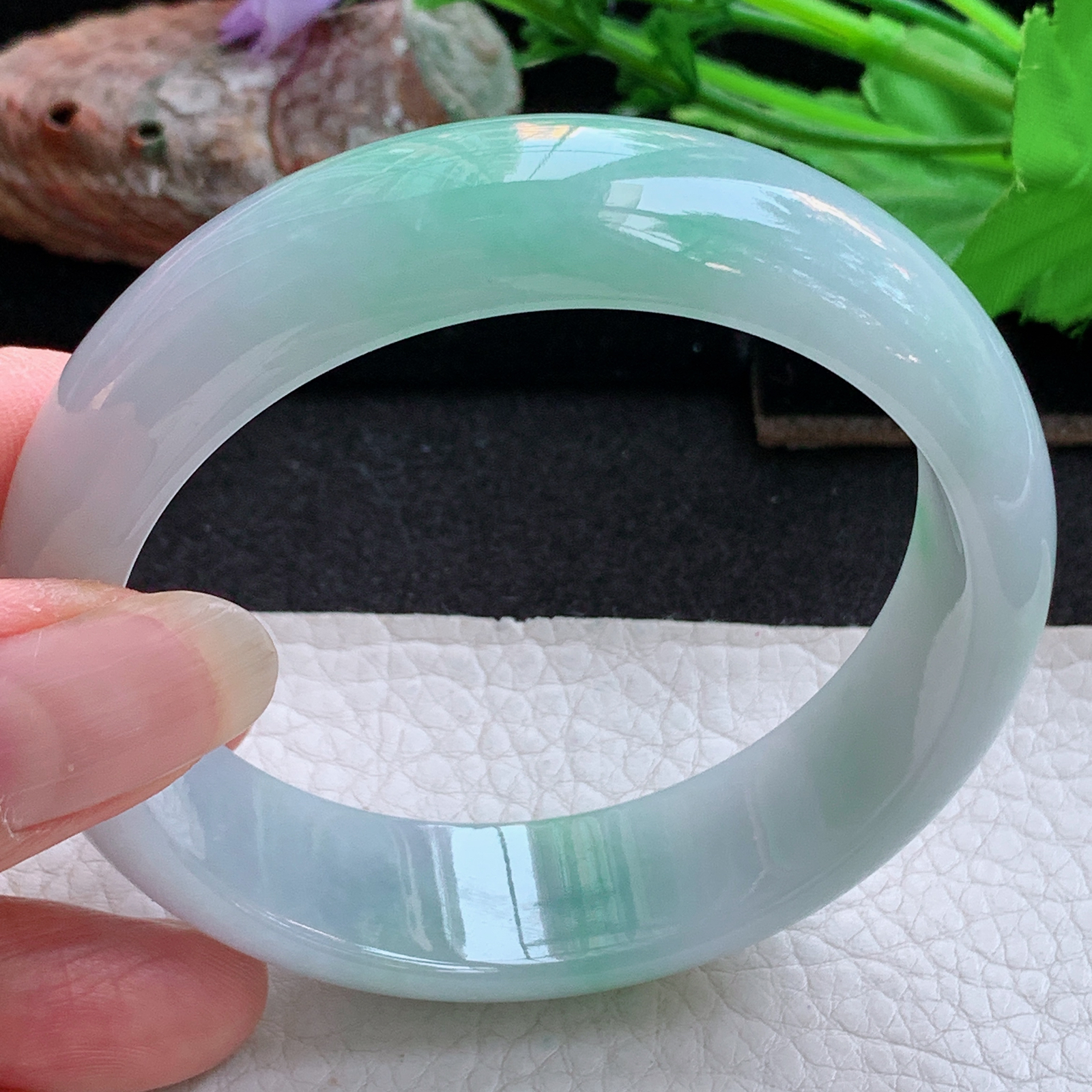 xc实拍59*16.8*8轮胎镯 天然缅甸翡翠a货手镯飘绿大气正圈玉镯子