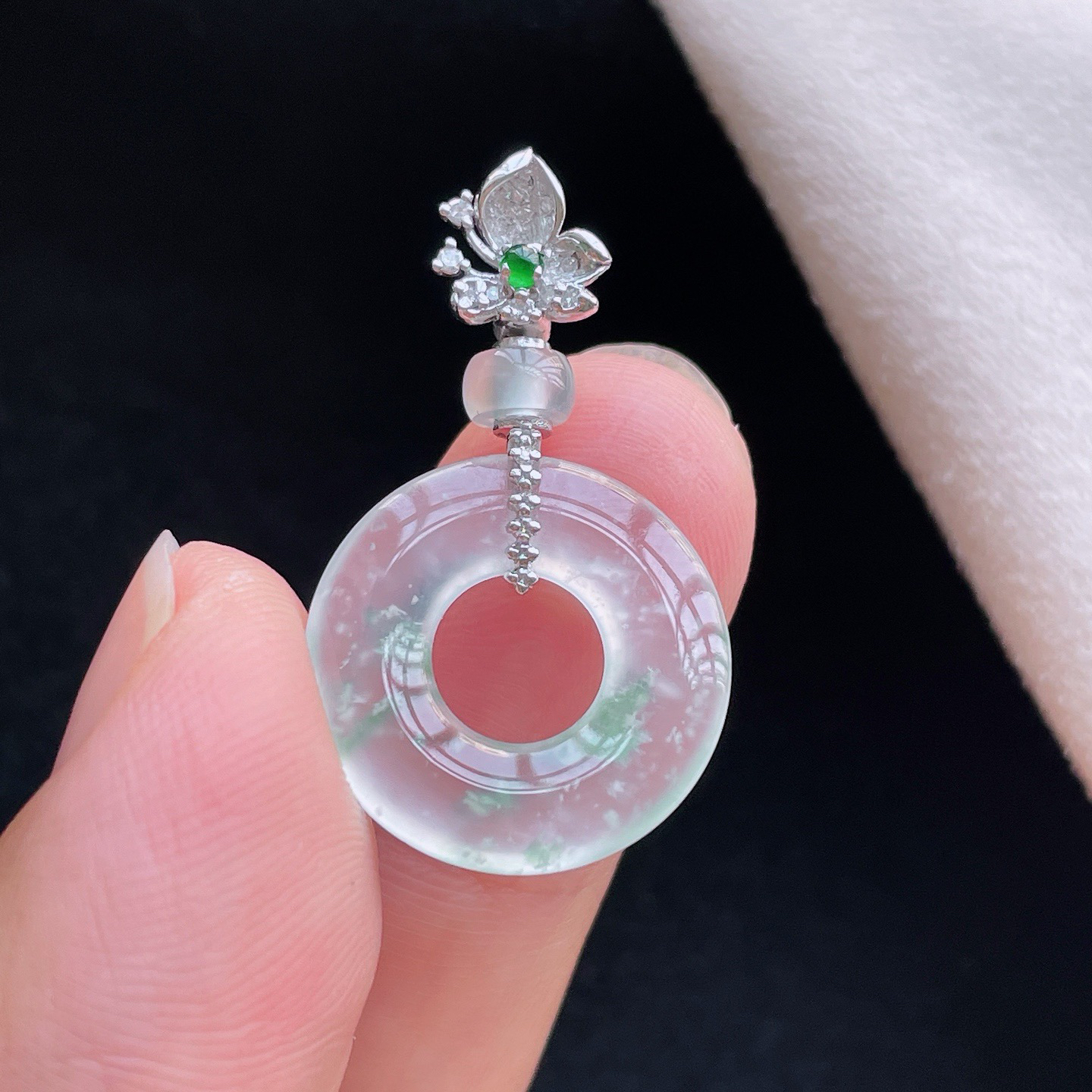 18K 冰种·甜甜圈

整30.2-17.7-2.7