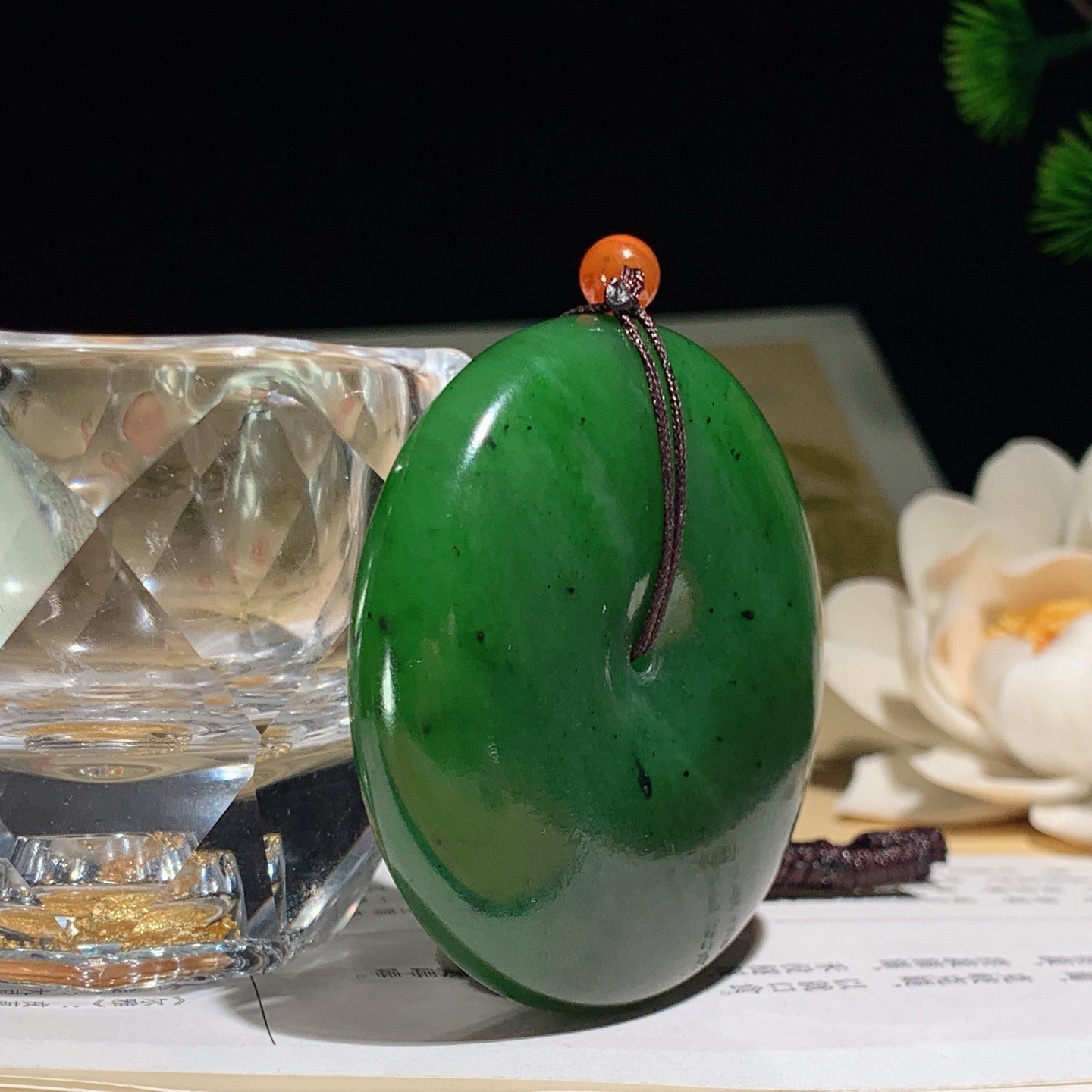 和田玉菠菜绿俄罗斯碧玉平安扣怀古挂件 尺寸53/12重72.8克，玉质细腻油润 底色纯净 脂粉好，品