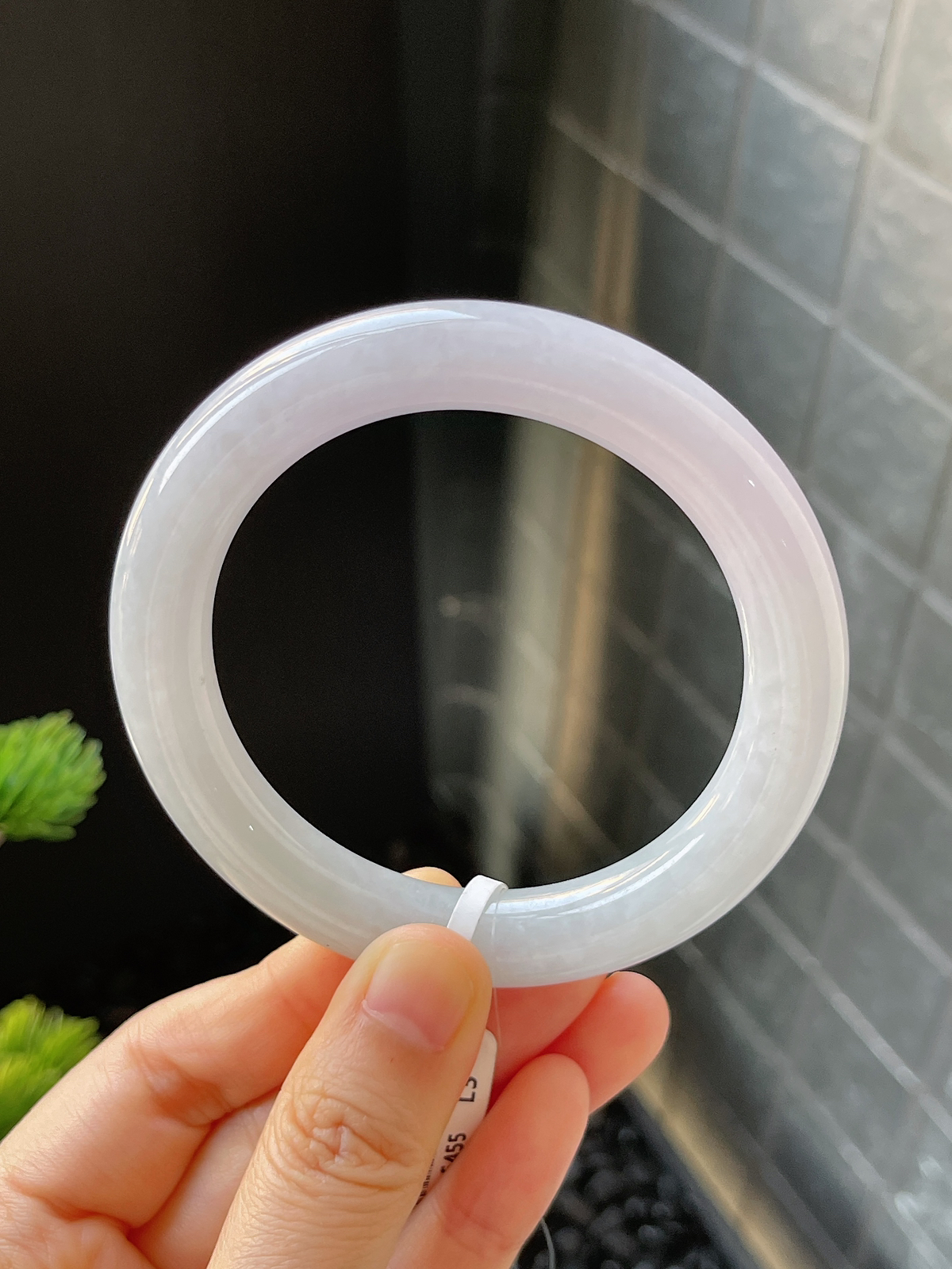 圆镯56圈口，翡翠糯化种淡紫色手镯